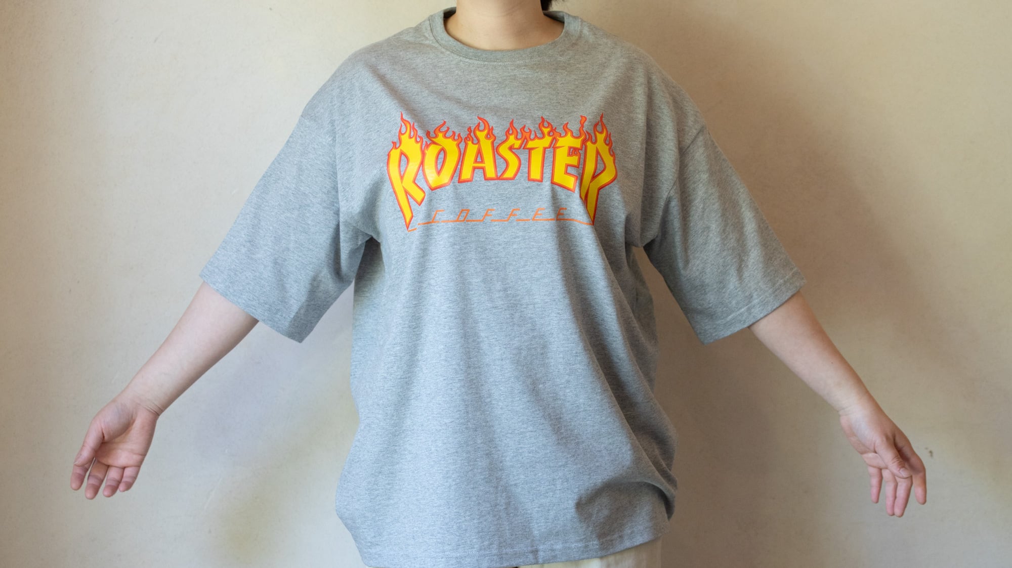 燃えてるROASTER（オレンジ） Tシャツ | 暮らしと珈琲｜豊かな暮らしと