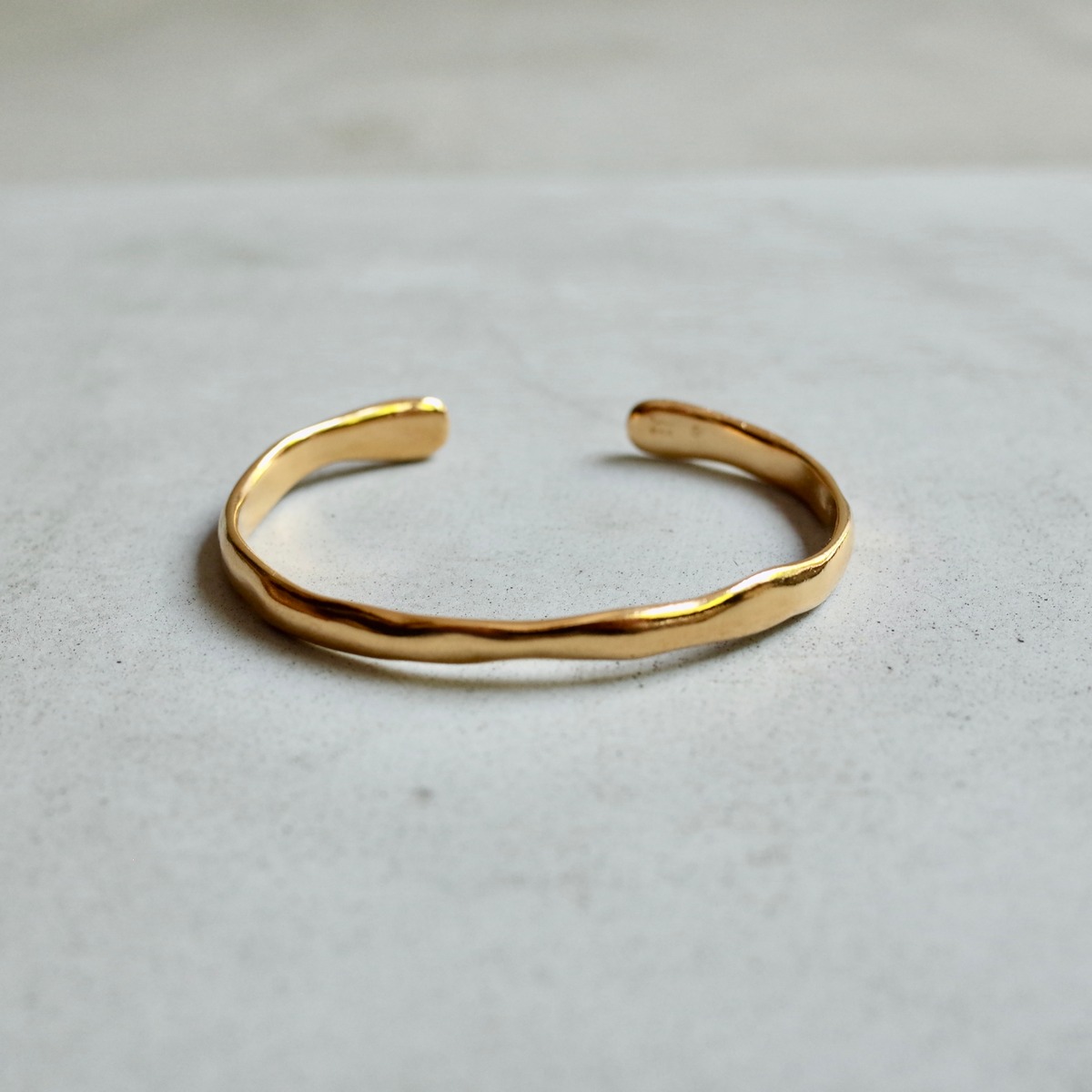 Rough Plate Bangle (Gold) [WM-BG001] | warmth ONLINE SHOP