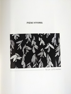 【marimekko】25150 PIENI HYHMA ネイビー