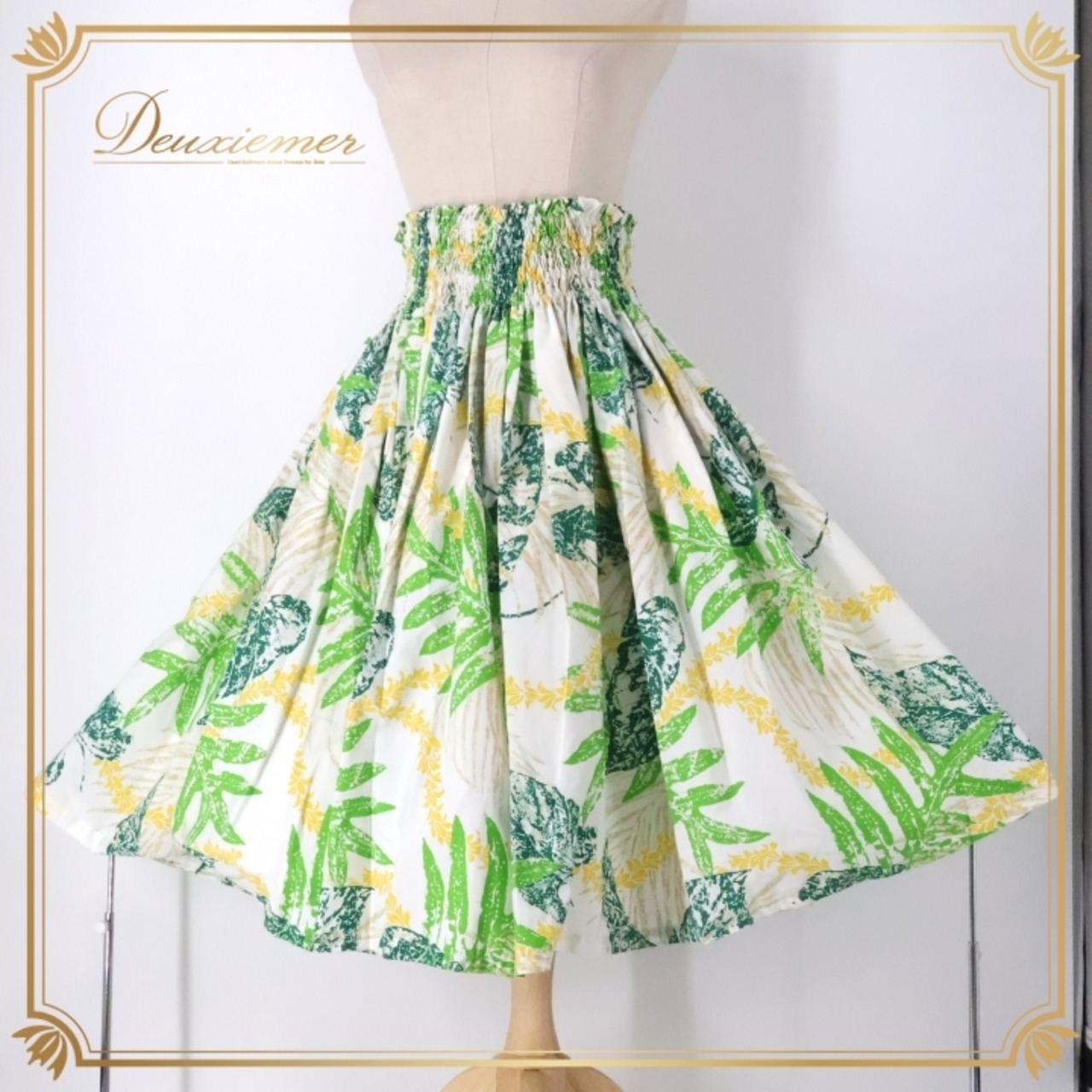 フラダンス 衣装 パウスカート ホワイト系 モンステラ柄 ハワイアンプリント アロハ フラ ダンス レッスン 練習 植物柄 花柄 シングルスカート 軽やか ふんわり さわやか かわいい おしゃれ 華やか グリーン系 イエロー系 ベージュ系 白 緑 黄緑 黄 グランジ加工 フレアスカート カジュアル カラフル スポーツウェア イベント用 レディース