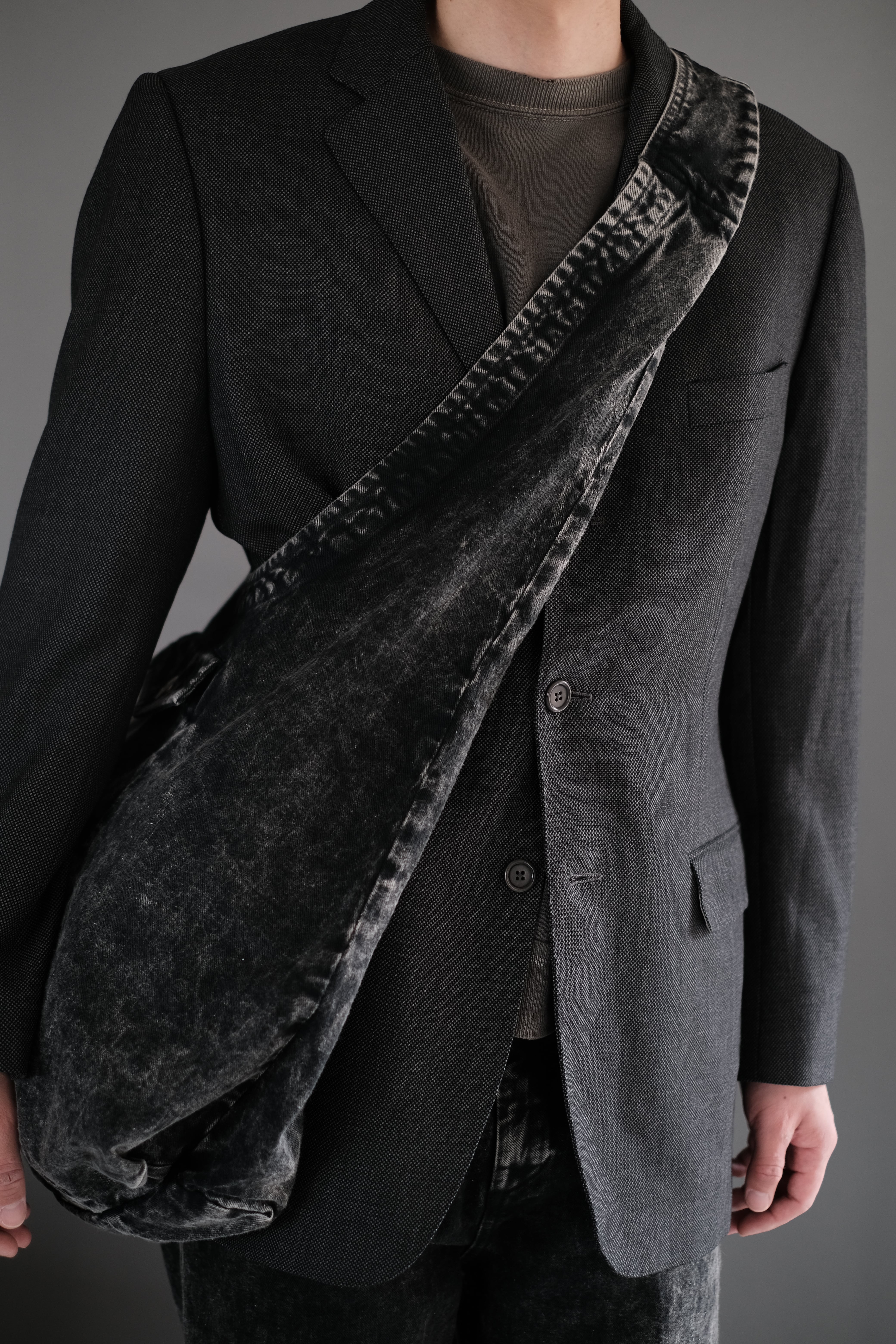 OMAR AFRIDI / BODY SHOULDER BAG | LIVING OMAR AFRIDI / BODY SHOULDER BAG | LIVING