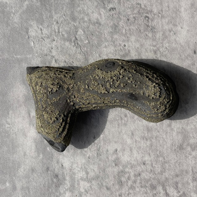 中国・雲南省【鉄胆石×パイライト 共生】鉱物 天然石 パワーストーン