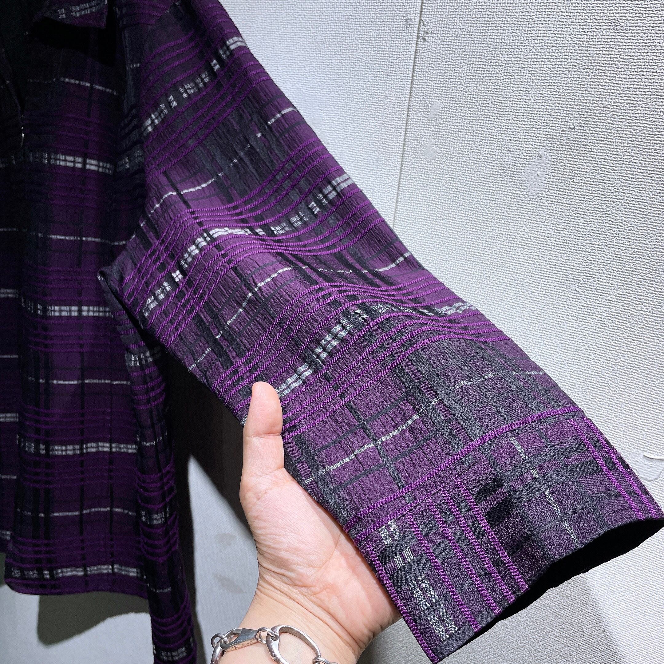 Bewitching Beautiful purple × solid embbossed Design full zip jacket