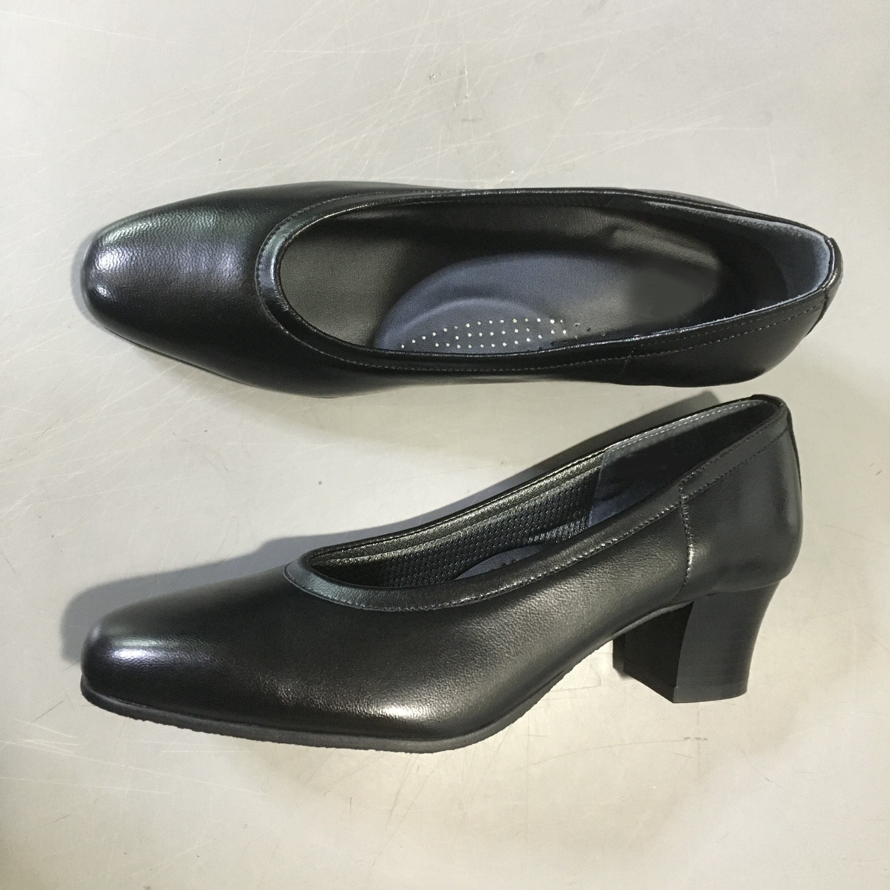 【21.0cm】パイピングパンプス