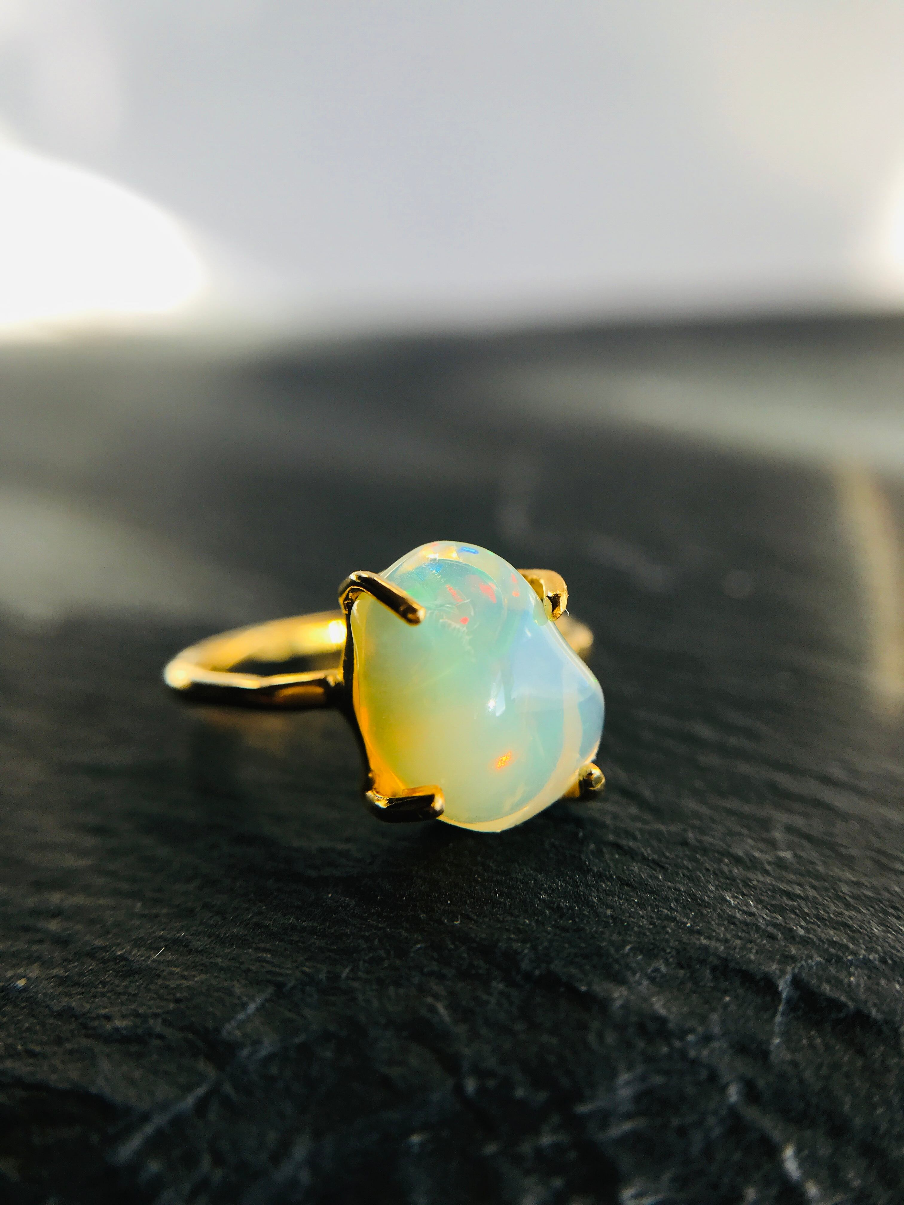 エチオピアウェロ産　オパール 原石　ジュエリーグレード　鉱物標本 エチオピアウェロ産 オパール 原石 ジュエリーグレード 鉱物標本