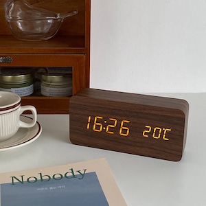 【CLOCK】INS映えシンプルな木製LED時計 2サイズ
