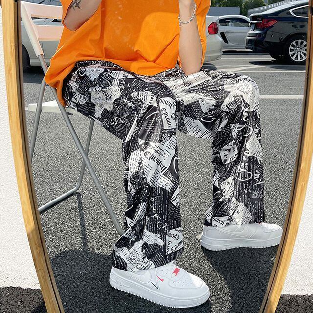 【予約販売】ワイドパンツ メンズ ルーズ 総柄 ワイドレッグ レトロ 新聞柄 ホワイト ブラック ボトムス ストリート スタイリッシュ こなれ感 お洒落 韓国 トレンド 夏 秋 S/M/L/XL/2XL