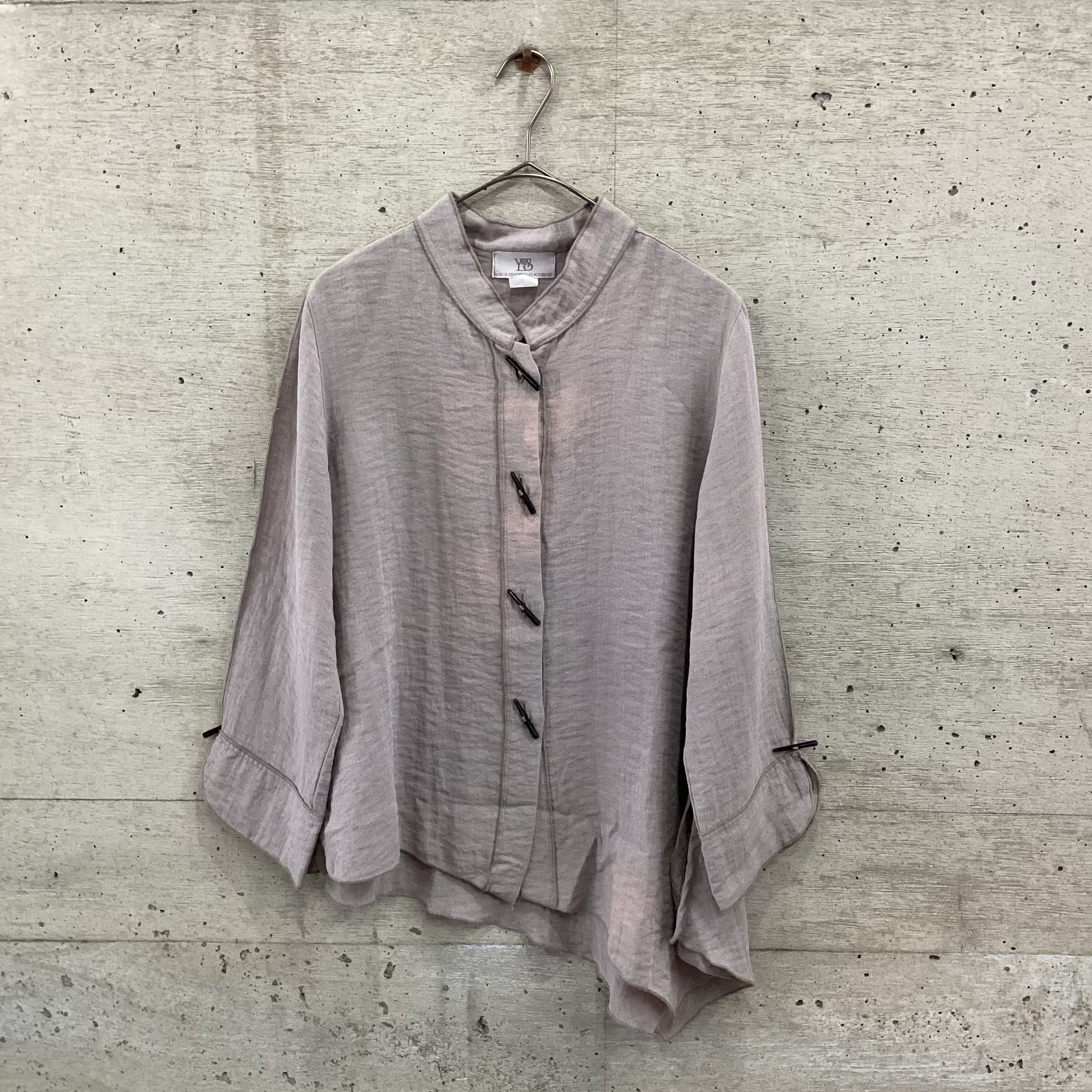 Gray discolored button jacket
