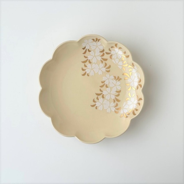 金彩白盛桜絵　花型五寸皿