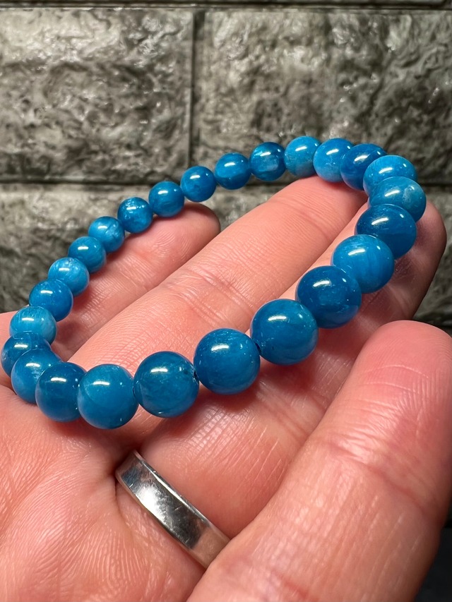 Z232 ブルーキャッツアイアパタイト 7.8mm 内周17 クリスタルパワーストーン