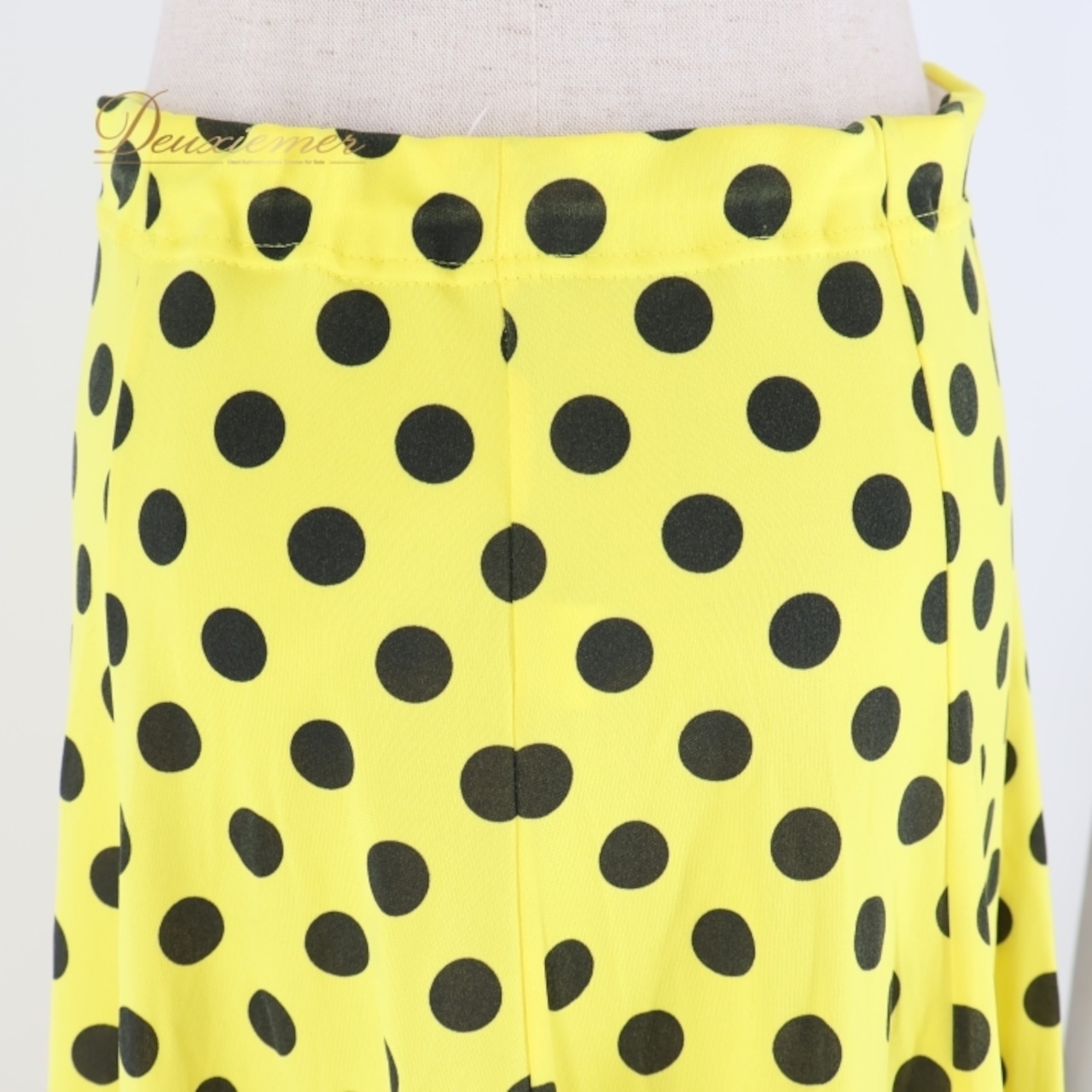 フラメンコ 衣装 ファルダ スカート 黄色 黒 水玉 ドット フリル ボランテ 伸縮 レッスン 練習 ダンス パーティ 発表会 ポップ 可愛い イエロー系 ブラック系 フラメンコスカート おしゃれ スカートデザイン フリルスカート 可愛いスカート レディースダンス衣装 黄色スカート 黒ドット 水玉模様 パーティ衣装 女性用ダンススカート