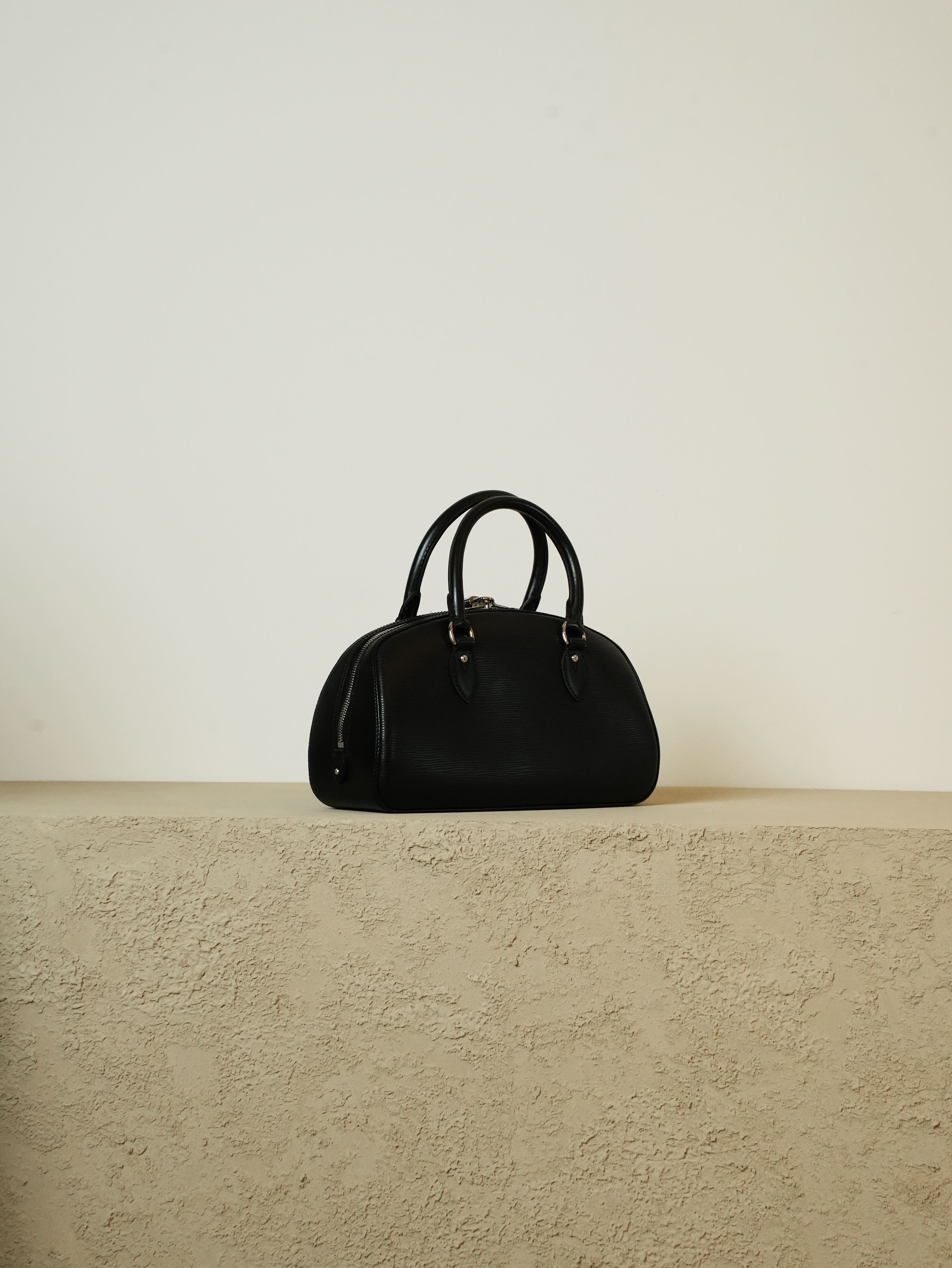 美品 LOUIS VUITTON ジャスミン エピレザー ハンドバッグ LOUIS VUITTON ルイヴィトン ジャスミン エピ ハンドバッグ エピレザー