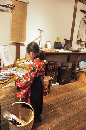 キッズ用袴 RAKUHAKA【紅椿】115〜130cm相当 6歳児 卒園式に