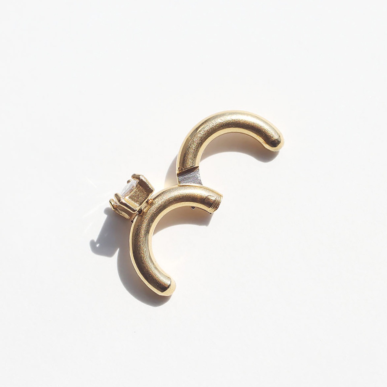 【ネコポス便】イヤーカフ キュービックジルコニア スクエアイヤーカフ 片耳分　金属アレルギー サージカルステンレス 18K　215002