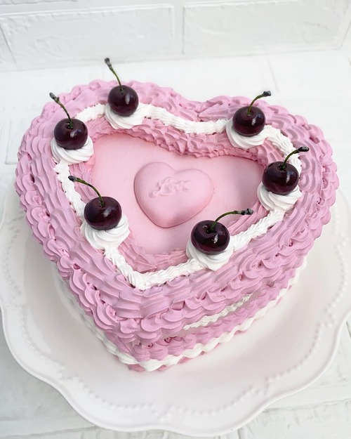 Vintage cake (Barbie pink)