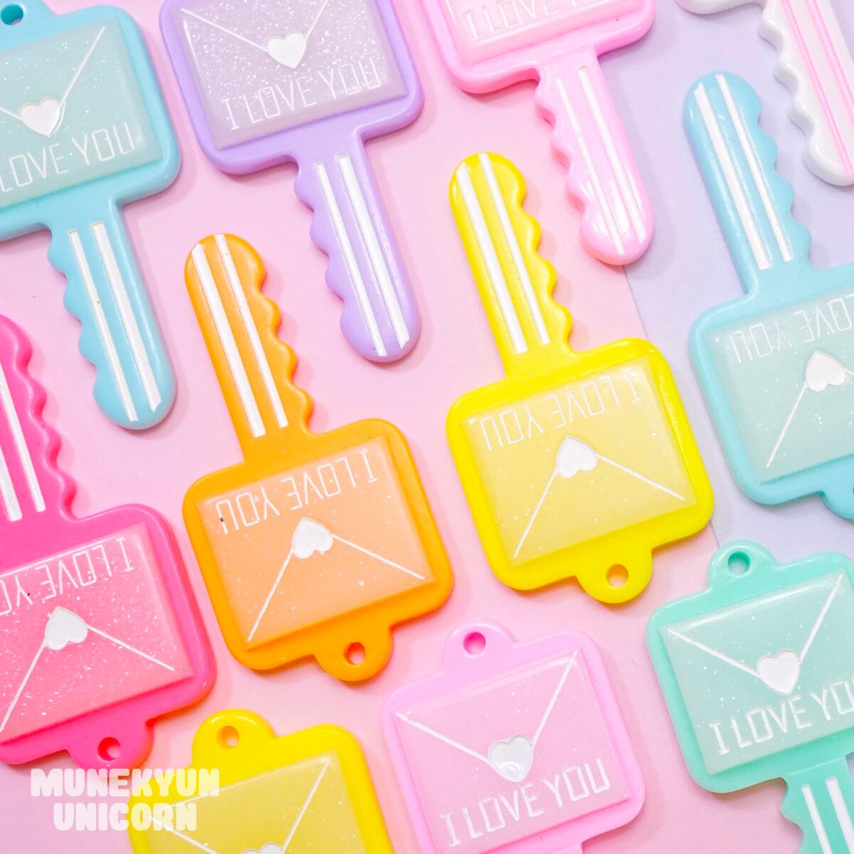 D565【1個/1pc】ミルキーカラー ラブレター 鍵 チャーム / Milky Color