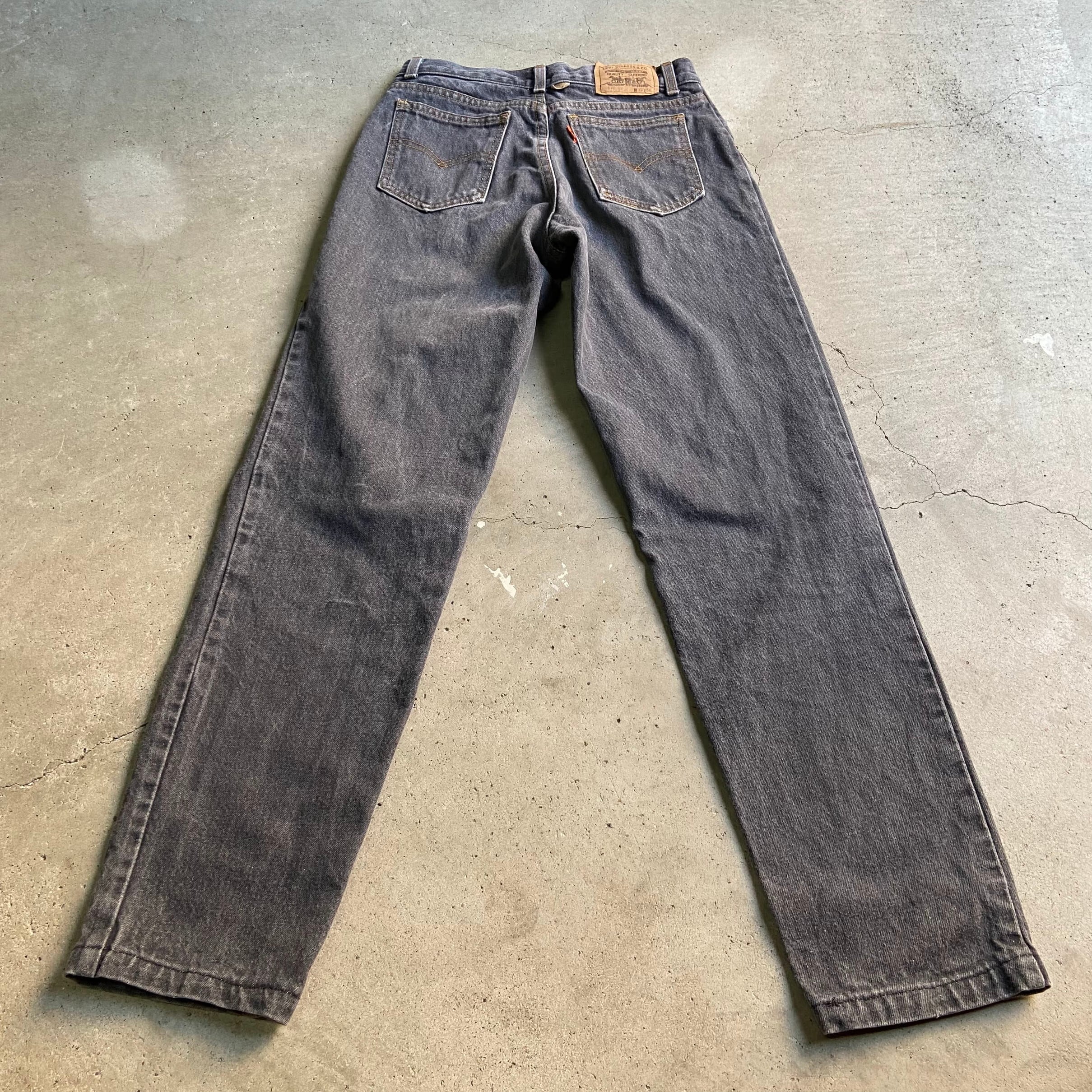 90年代 ベルギー製 Levi's リーバイス 675 ユーロ ヨーロッパ企画 テーパード ブラックデニムパンツ ジーンズ レディースw28 古着  90s ヴィンテージ ビンテージ 黒 オレンジタブ【デニムパンツ】【CS2212-20】【AN20】【PS2307P】 | cave