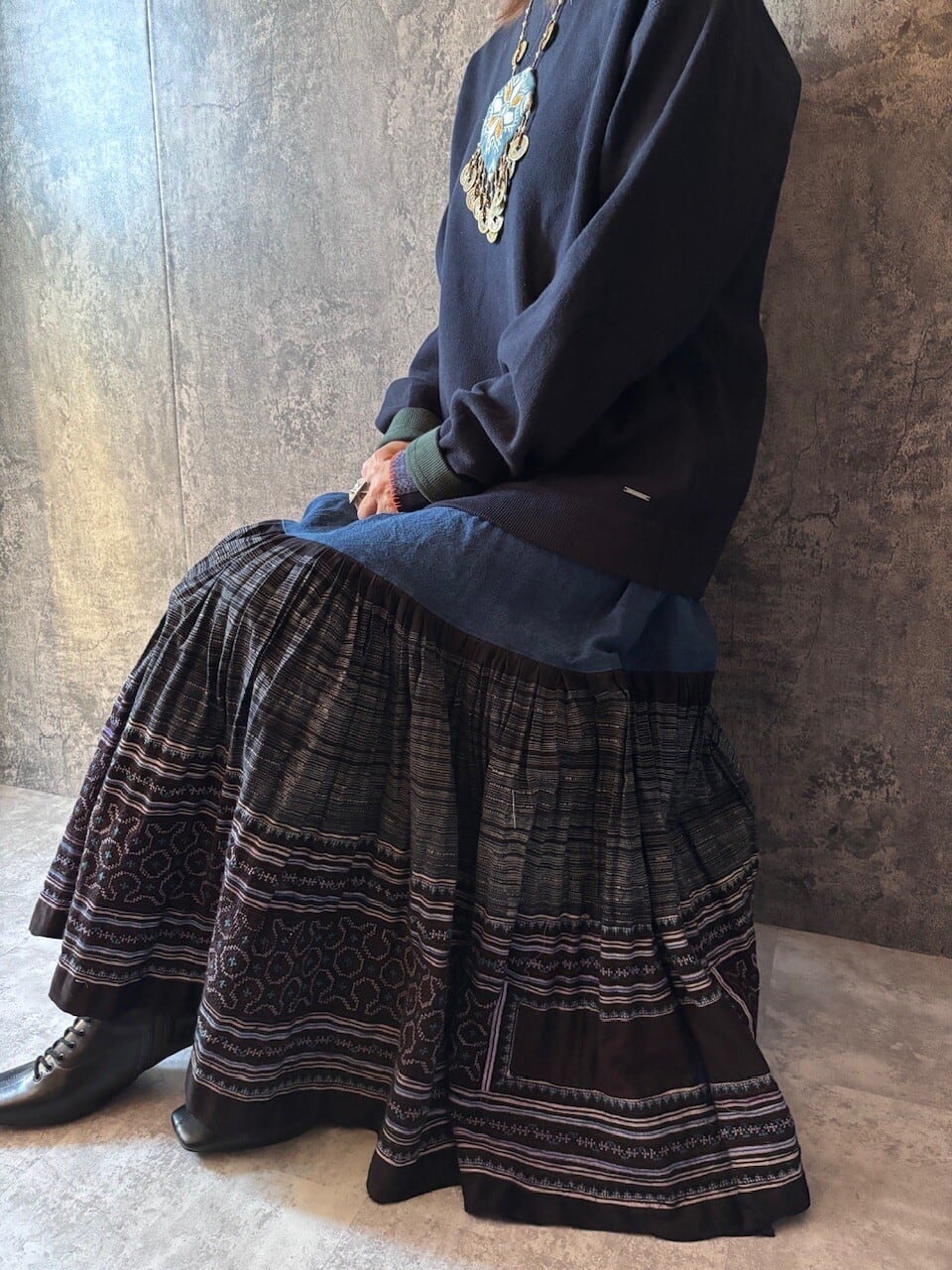 モン族スカート 072 ロング 裾ボリューム 贅沢に巻きスカート1枚使用