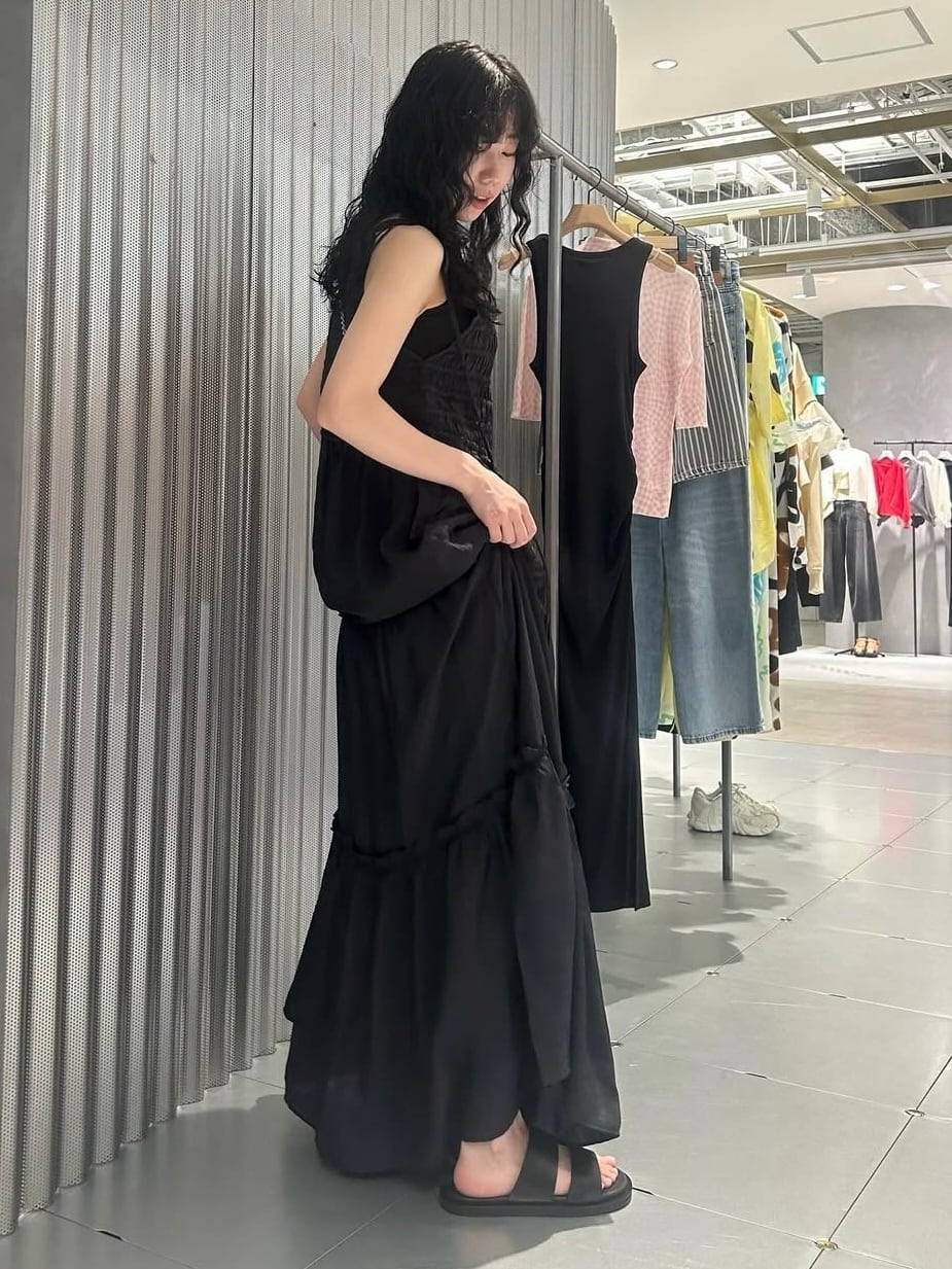 25AW】GANNI ガニー / Black Smock Tie dress / ワンピース | TRENT online