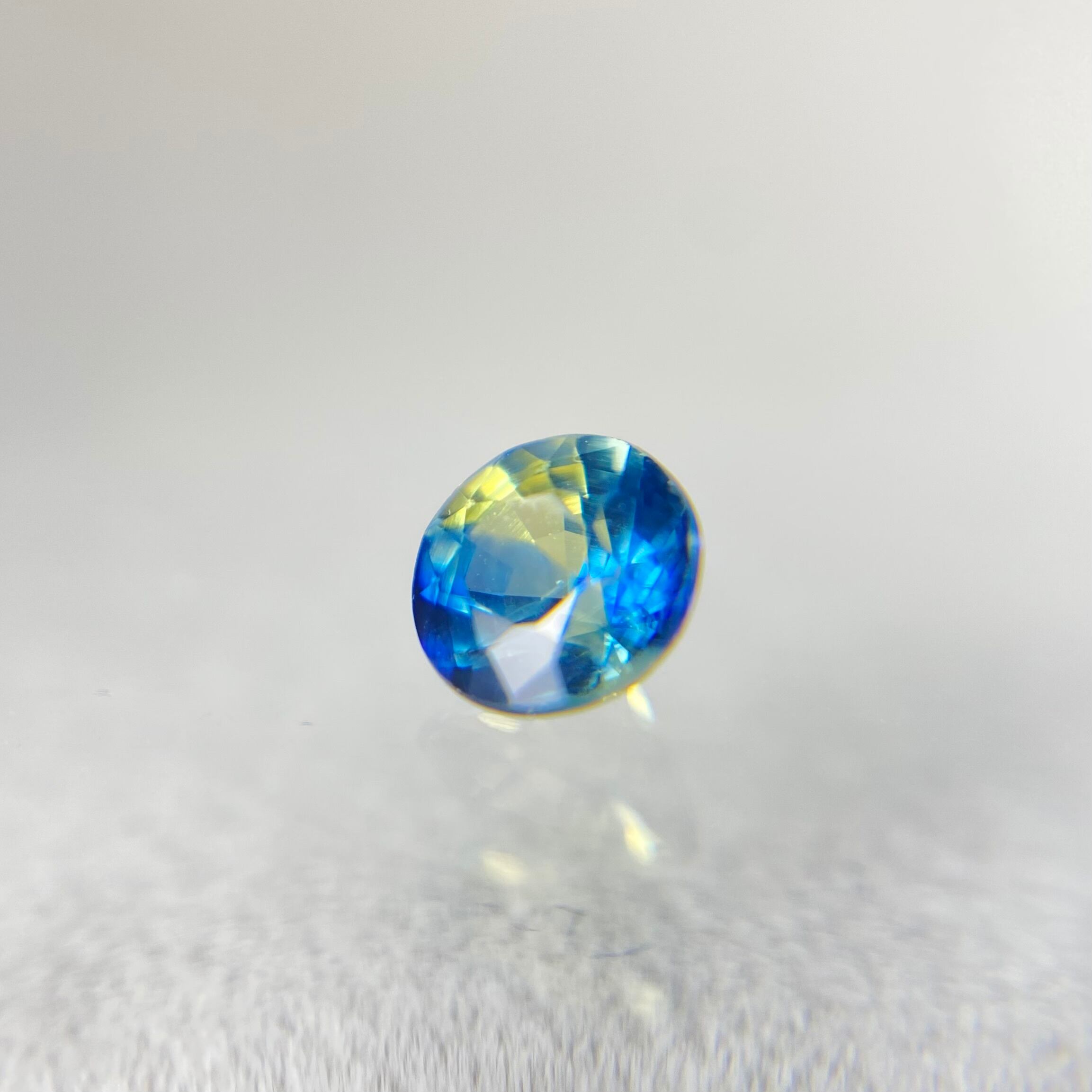 バイカラーサファイア ルース スリランカ産 0.36ct | Leticiar