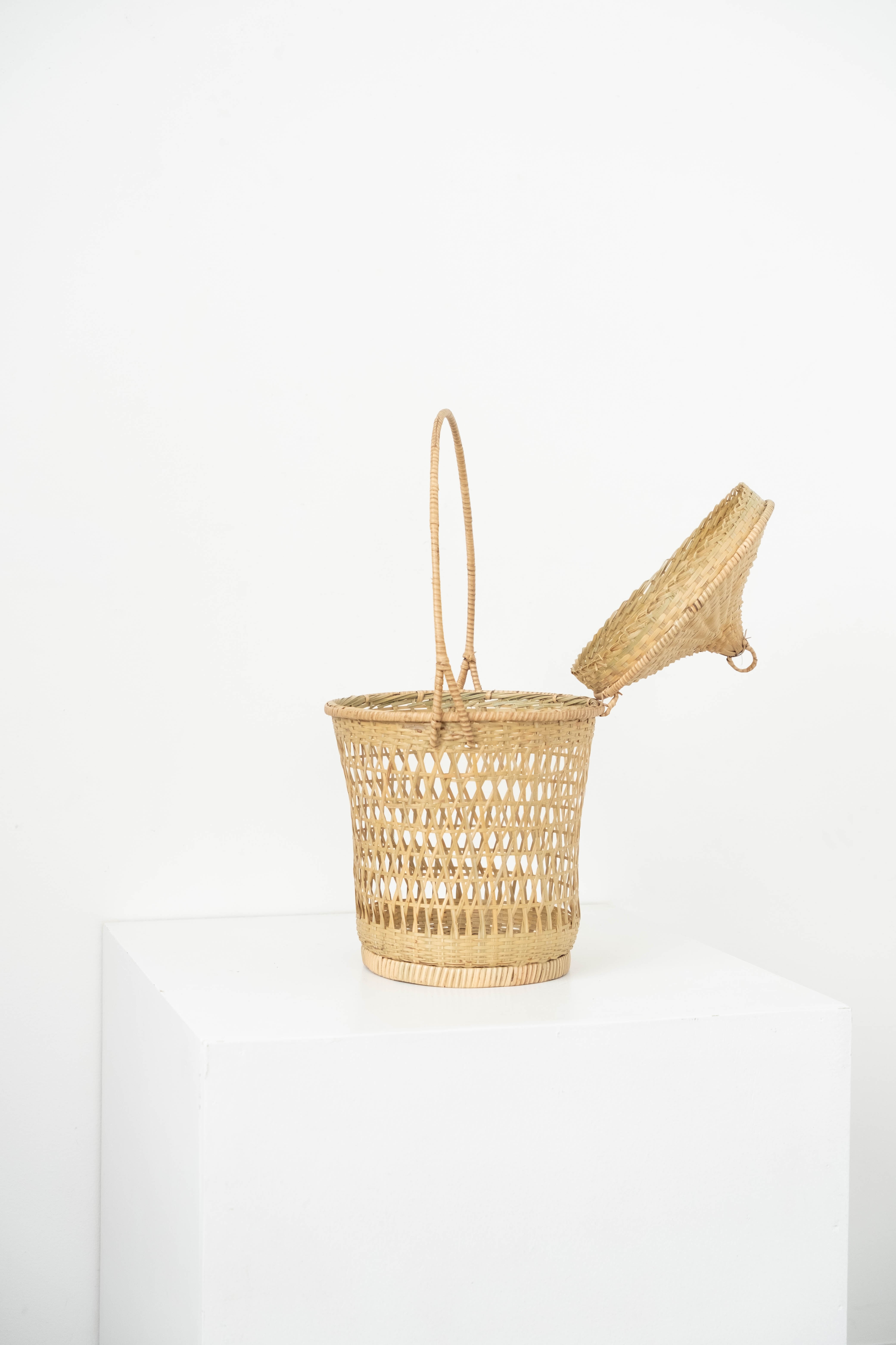 メガラヤ州 取手付き竹細工籠 / Basket | kalah shop