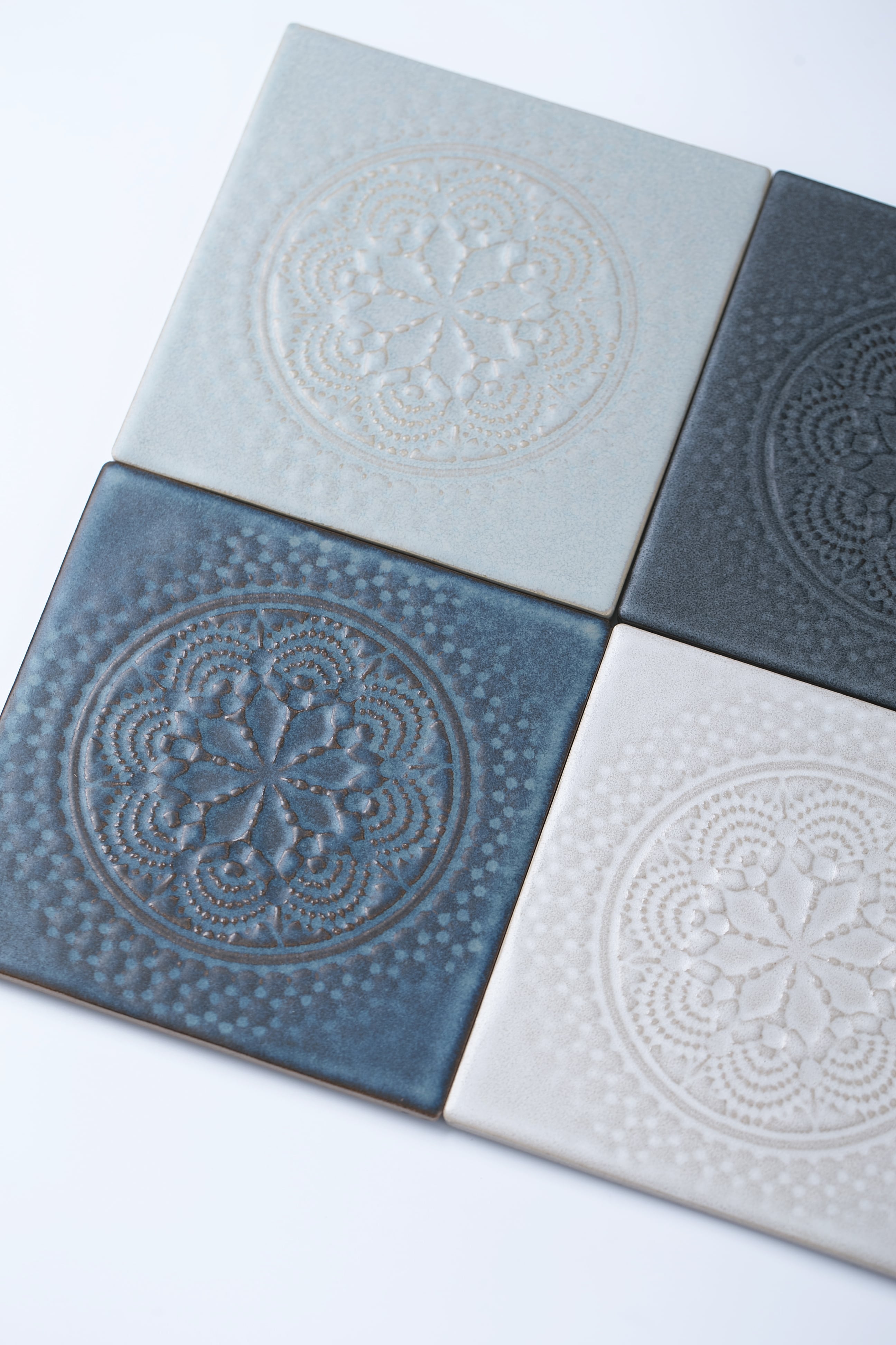 LACE TILE TRAY グレー | 【公式】SUGY JAPAN | タイルを使った陶磁器