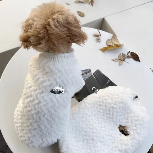 白いシェプロン柄のトップス　犬服　01030