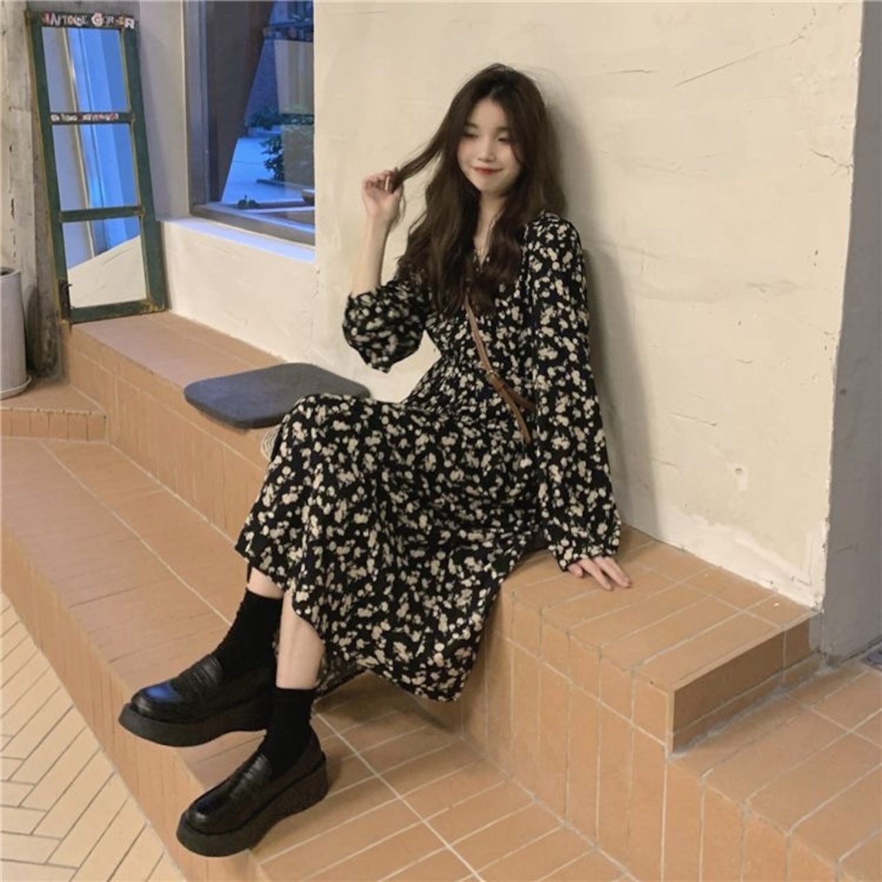 花柄Vネックフレンチワンピース