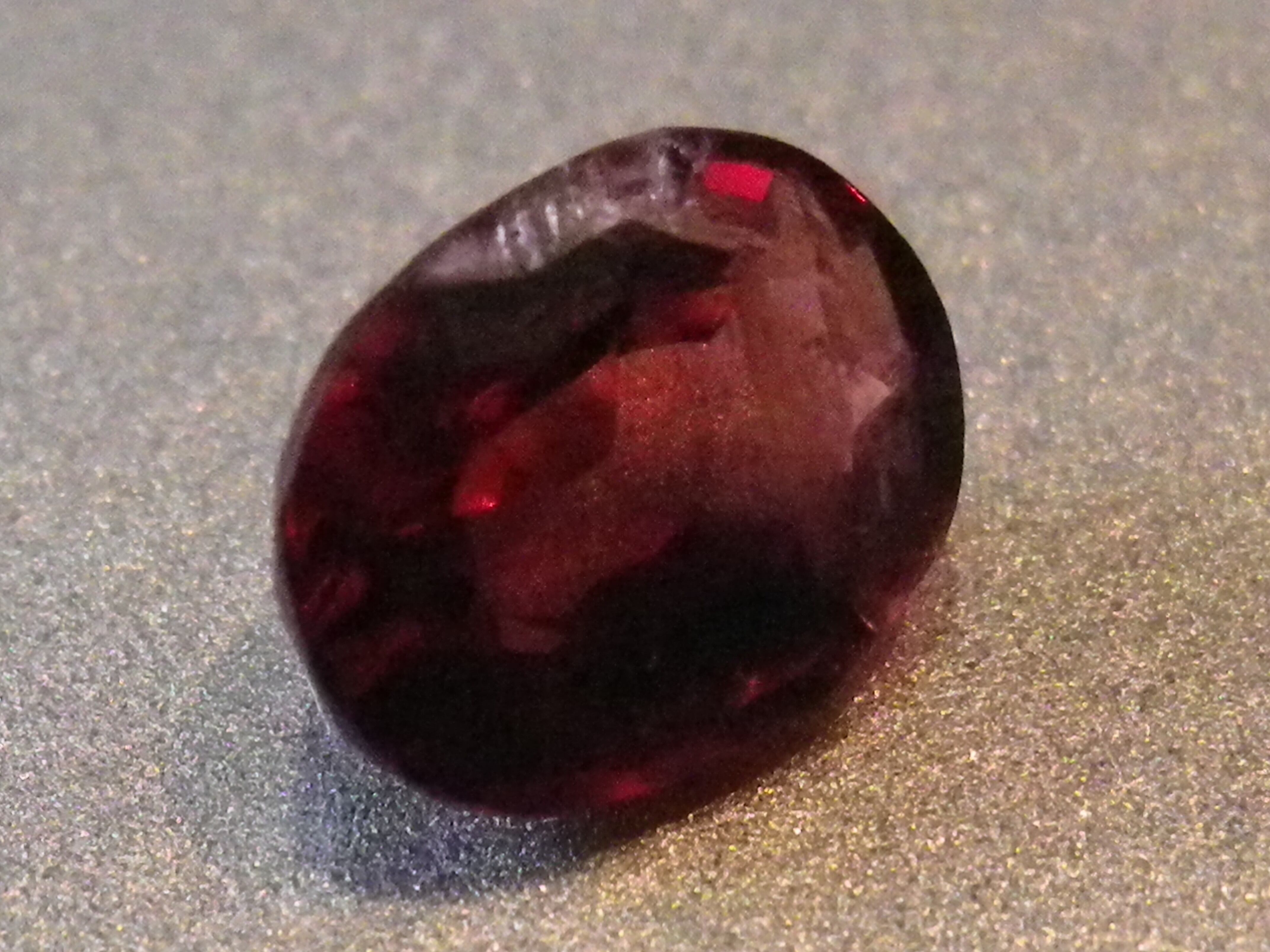 スリランカ産非加熱天然レッドスピネルルース 訳アリ品 天然レッドスピネル 0.77ct スリランカ産出 欠け在ります