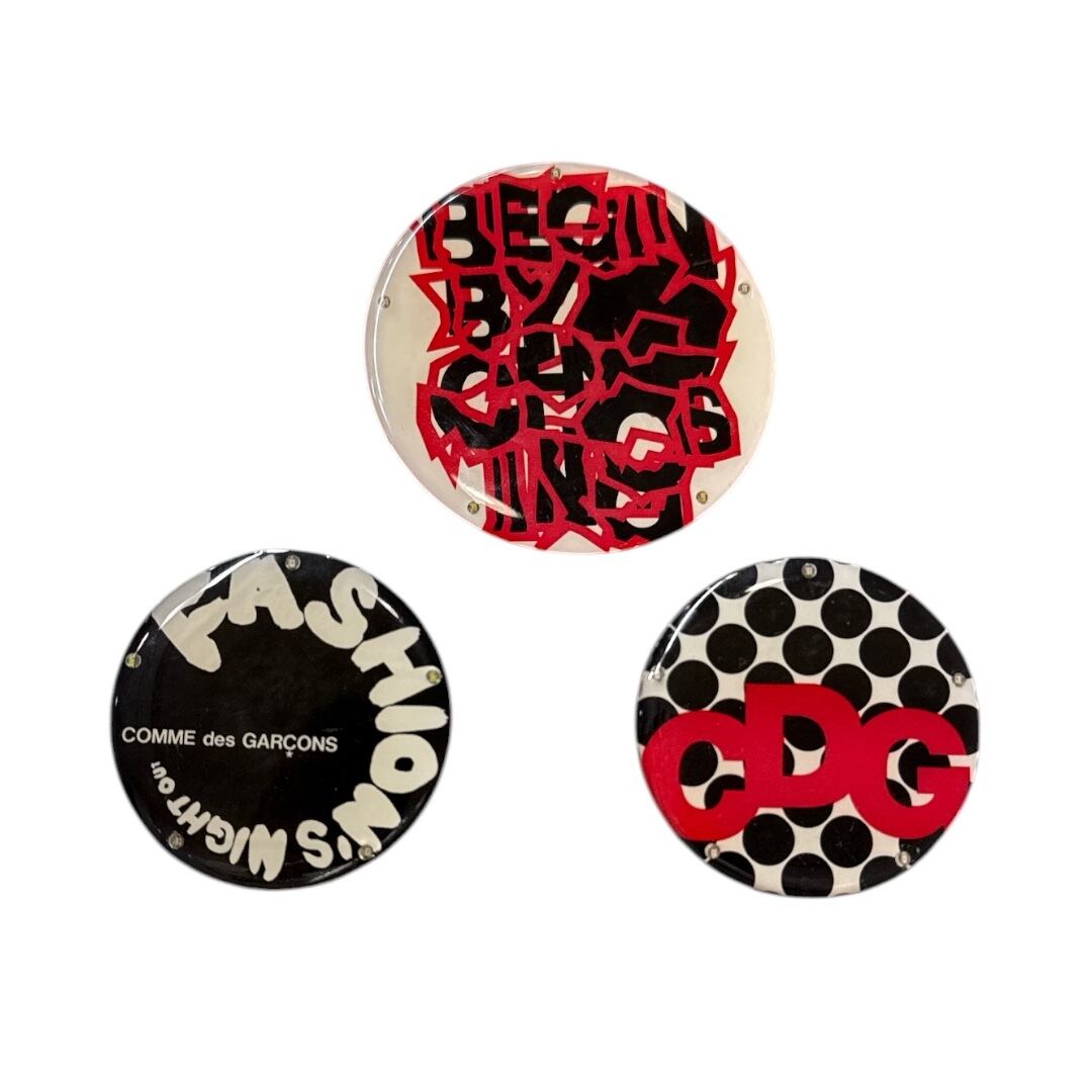 COMME des GARCONS 缶バッジ(3種） | A WORD.ONLINE SHOP