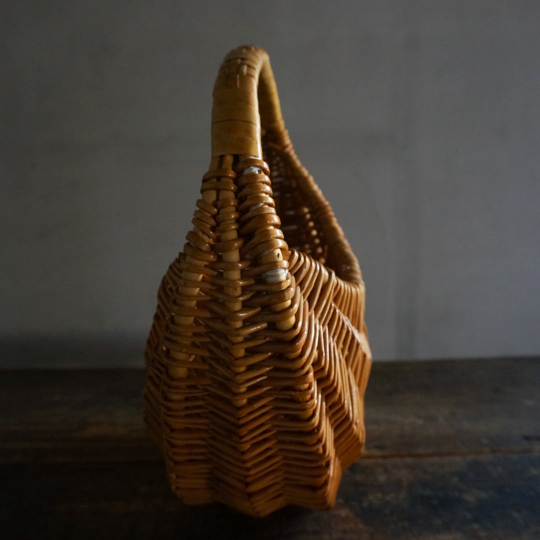 古いフランスのパニエ