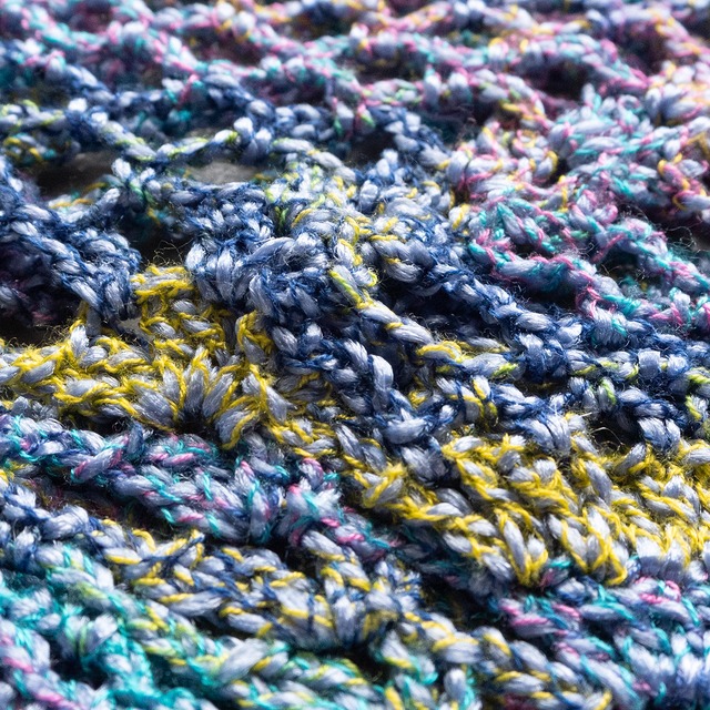 unknown used Crochet knit vest