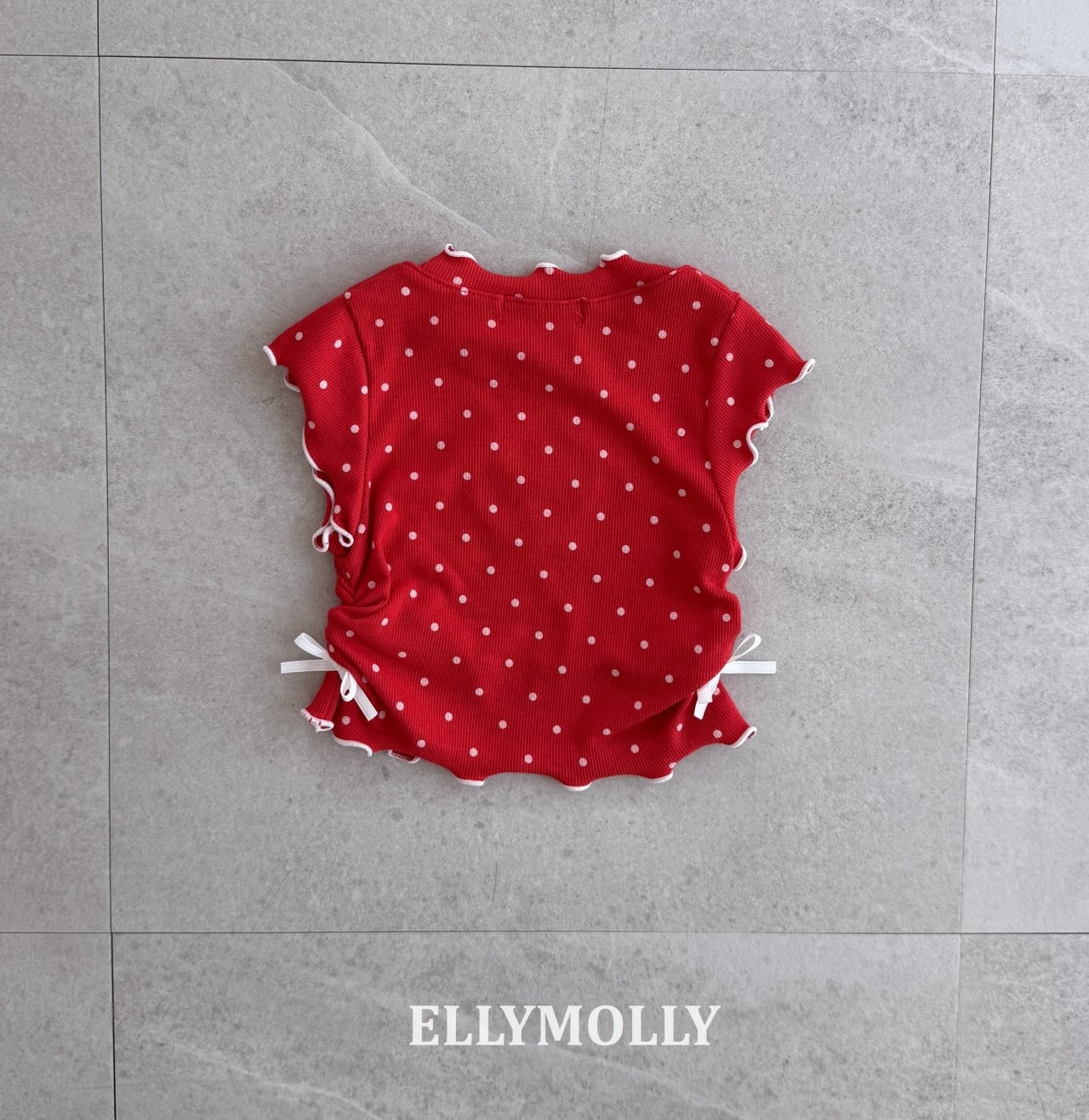[ELLYMOLLY] Dot Me Shirring Tee +fee2 / [엘리몰리] 도트미미셔링티