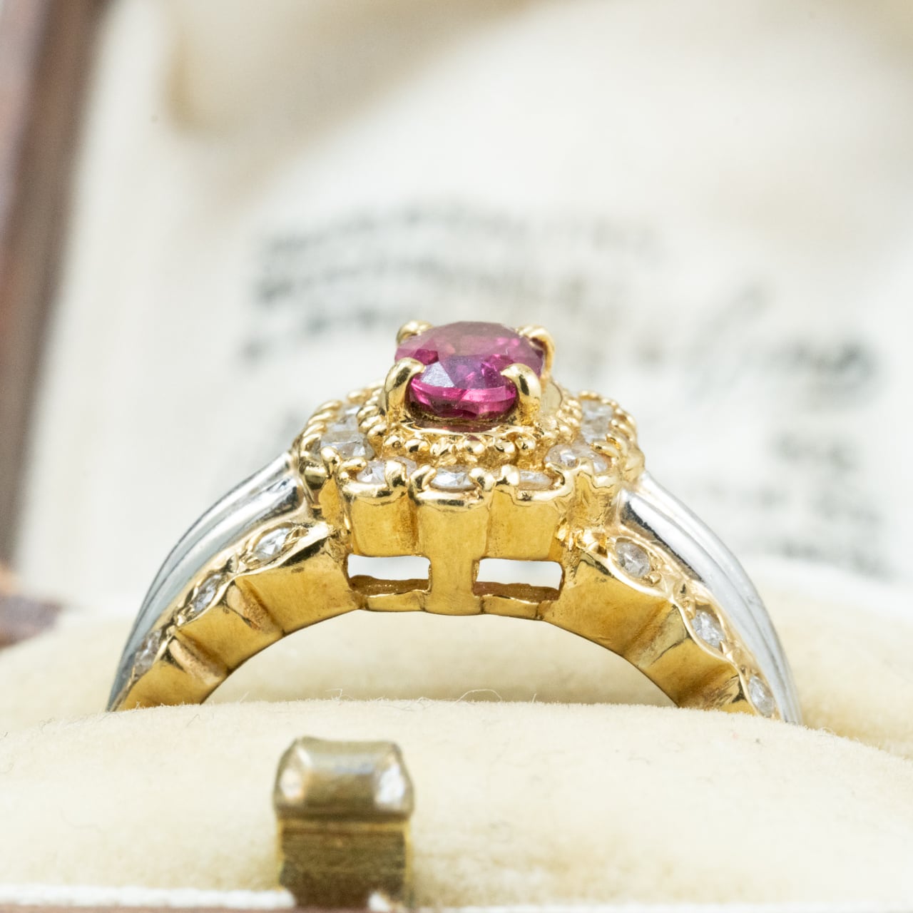 日本の作品】昭和レトロ お花 フラワー 取り巻き デザイン