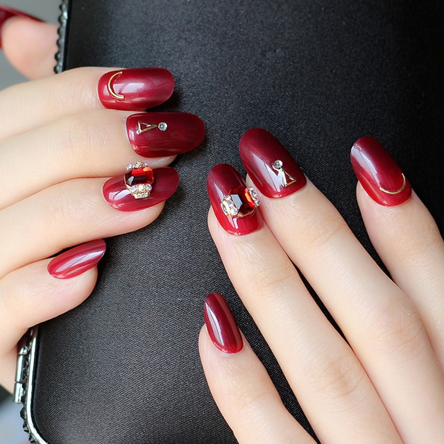 146ルビーのような真紅の大人ネイルチップ 146 Lumierange