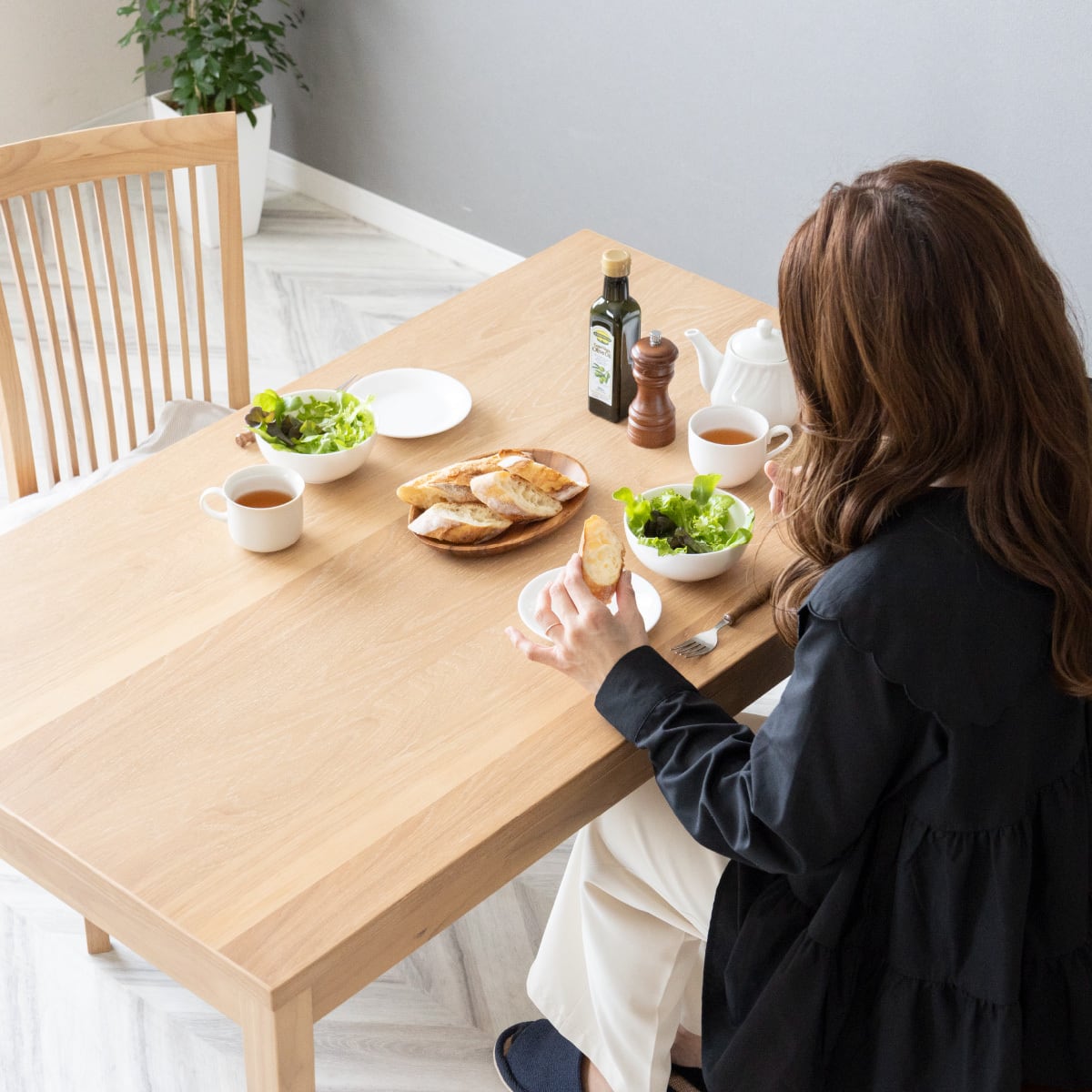 無印良品MUJI オーク製テーブル 80cm x 80cm（ダイニングテーブルの  