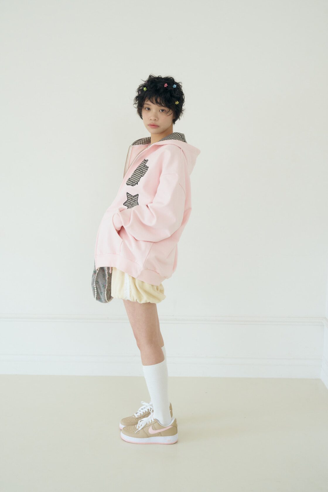 ☆ILLIT ウォンヒ 着用！！【SHAKIRI】KIRING CHECK PATCH HOODIE 