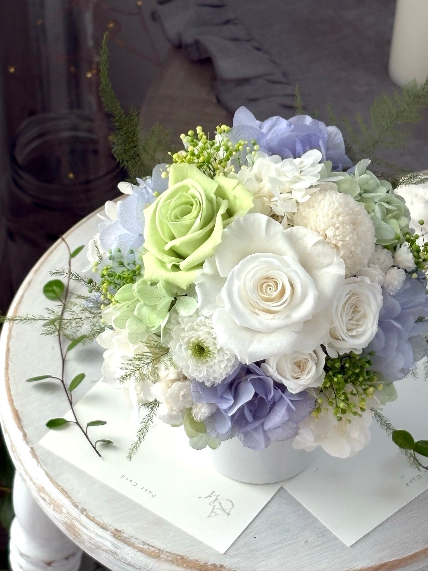 陶器のアレンジメント | フラワーギフト バニラローズ