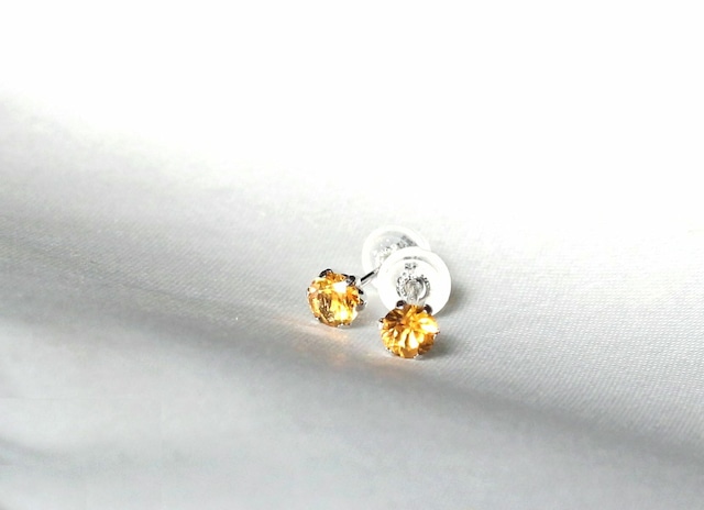 Pt900 シトリンピアス　計0.44ct