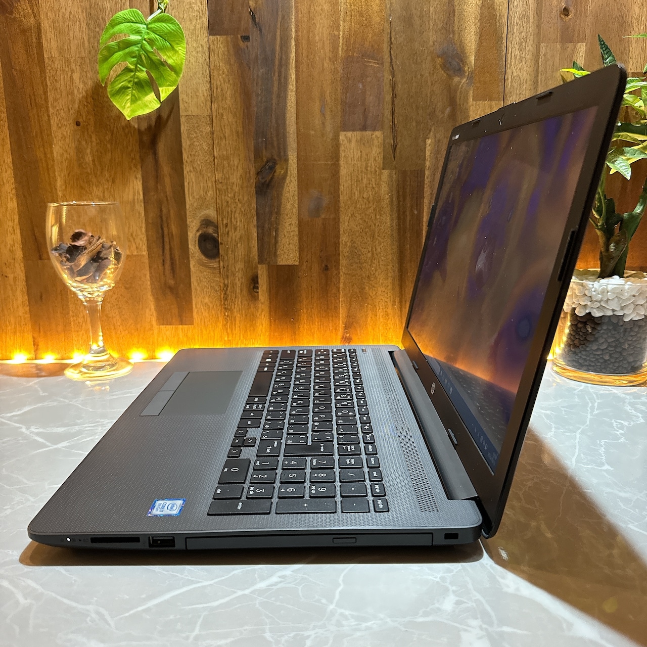 おすすめモデル‼️HP 250 G7☘Core i7第8世代☘メモリ8GB☘️SSD256GB☘️フルHD☘大型ノートパソコン