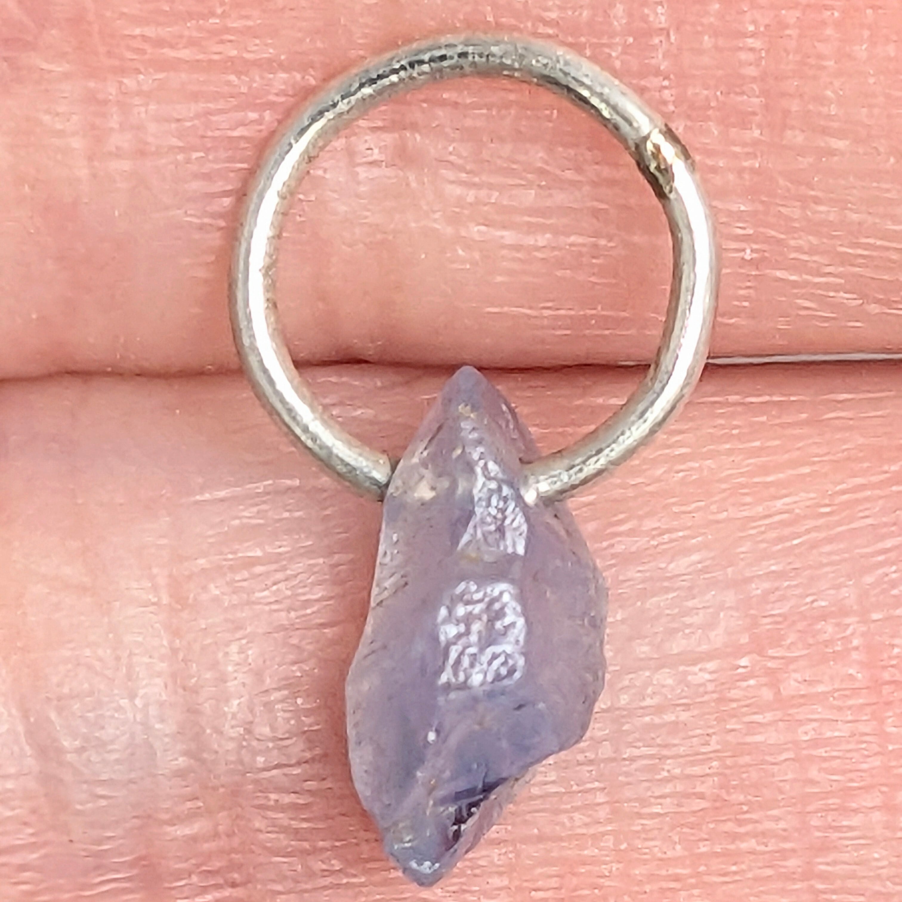 SILVERサファイア原石チャーム ミャンマー・モゴック産 PRO207442