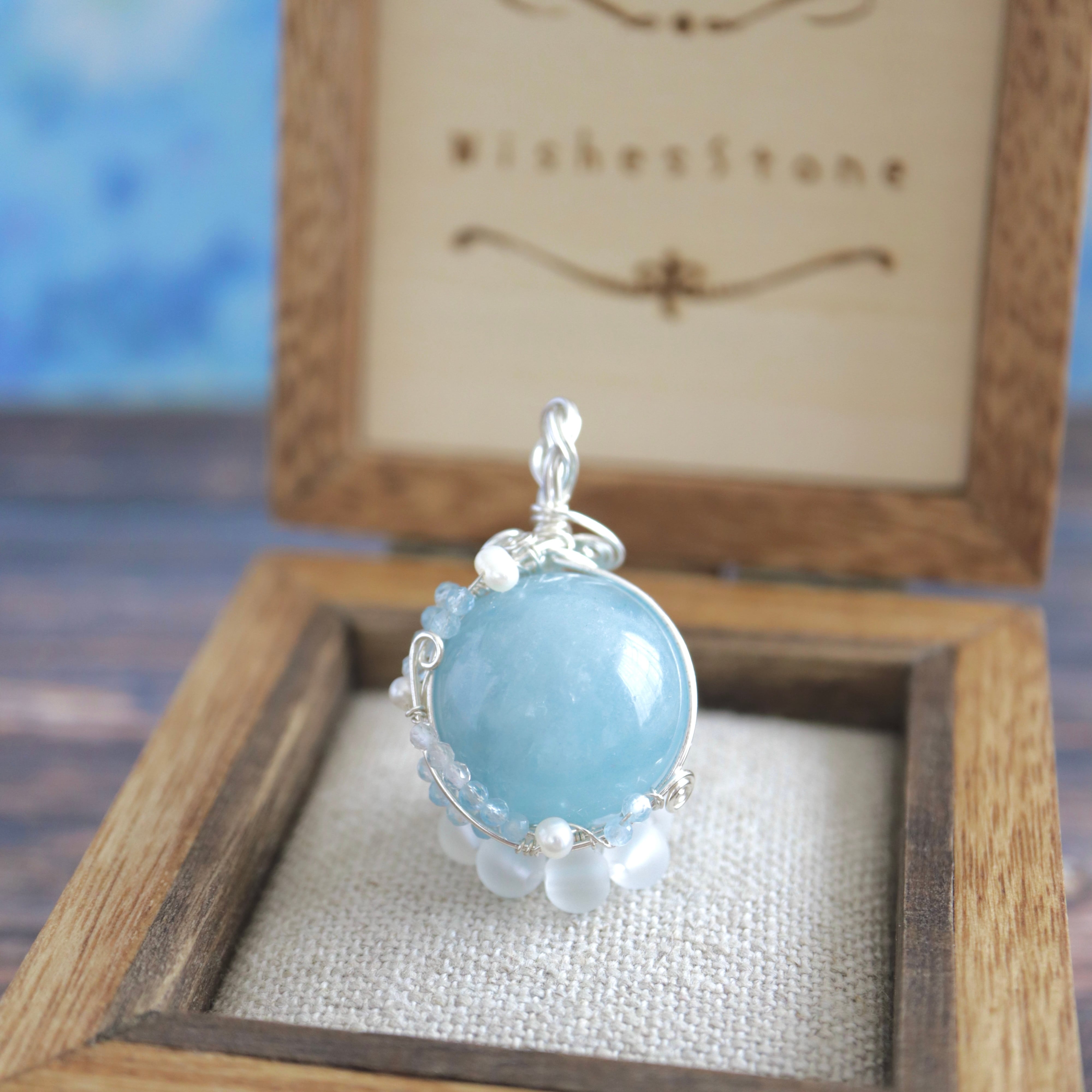 3月の誕生石 牡羊座・双子座・蟹座・水瓶座・魚座の守護石アクアマリン