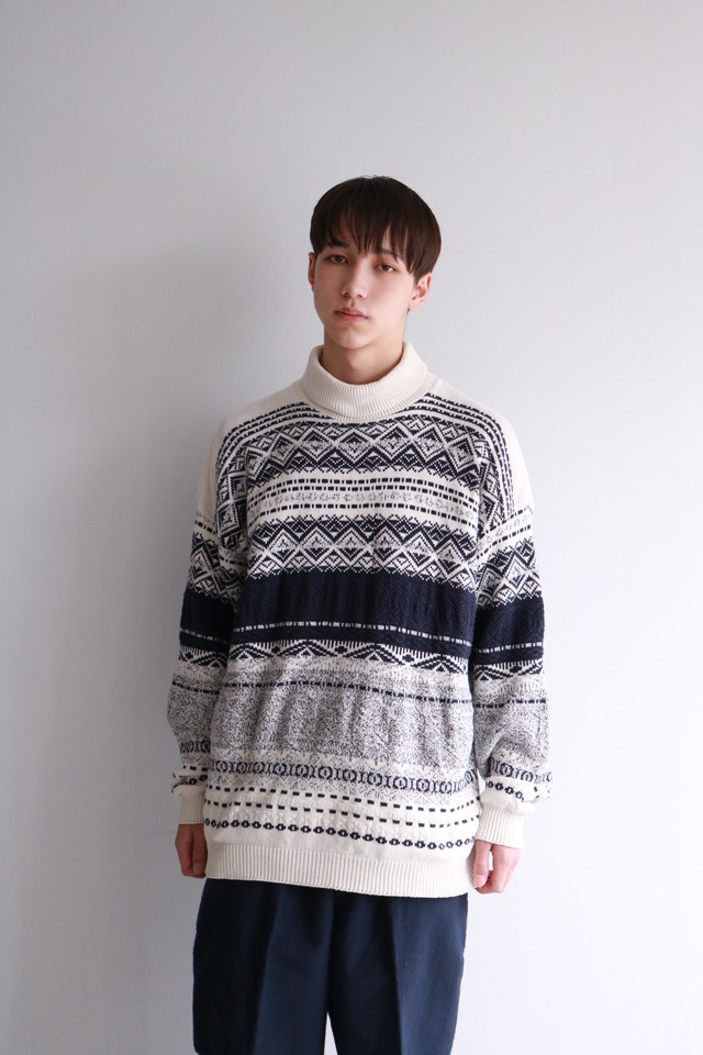 Vintage Turtleneck pattern knit sweater