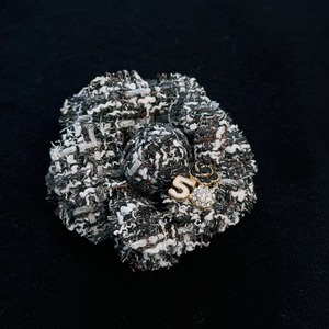 カメリアブローチ　ツイード春用