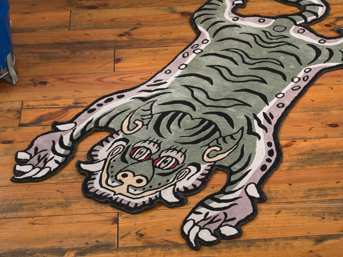Tibetan Tiger Rug 《Mサイズ•シルク・オリジナル2・アラジングリーン