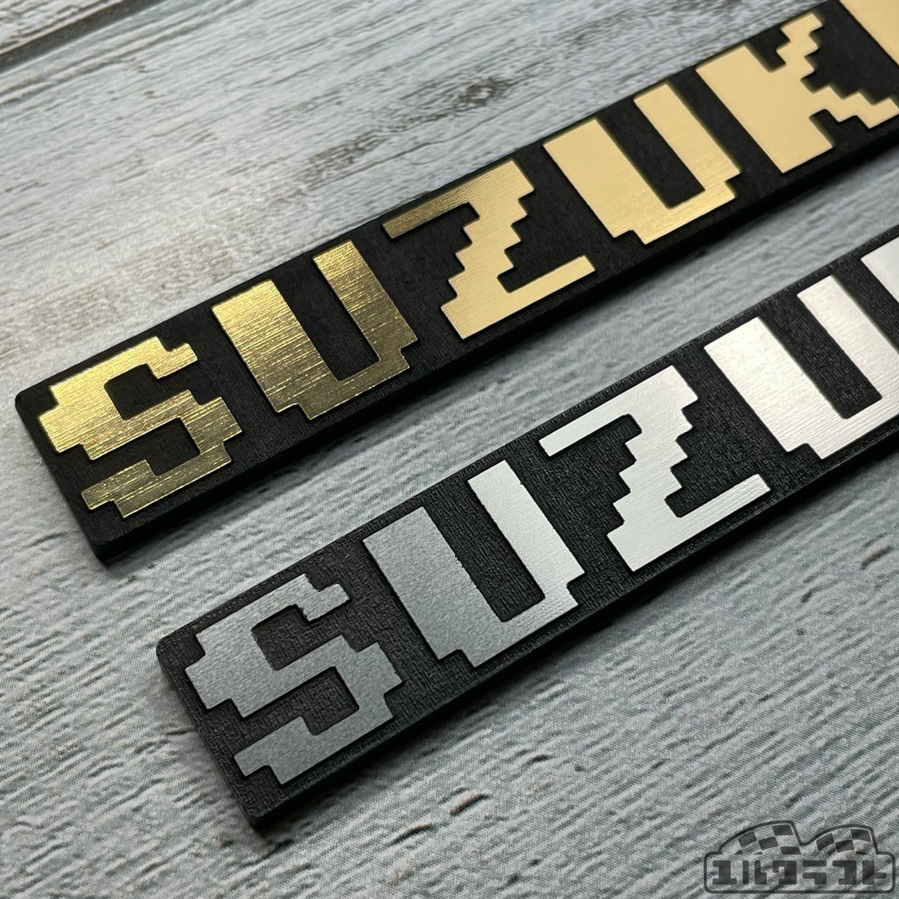 スズキドットエンブレム（中）