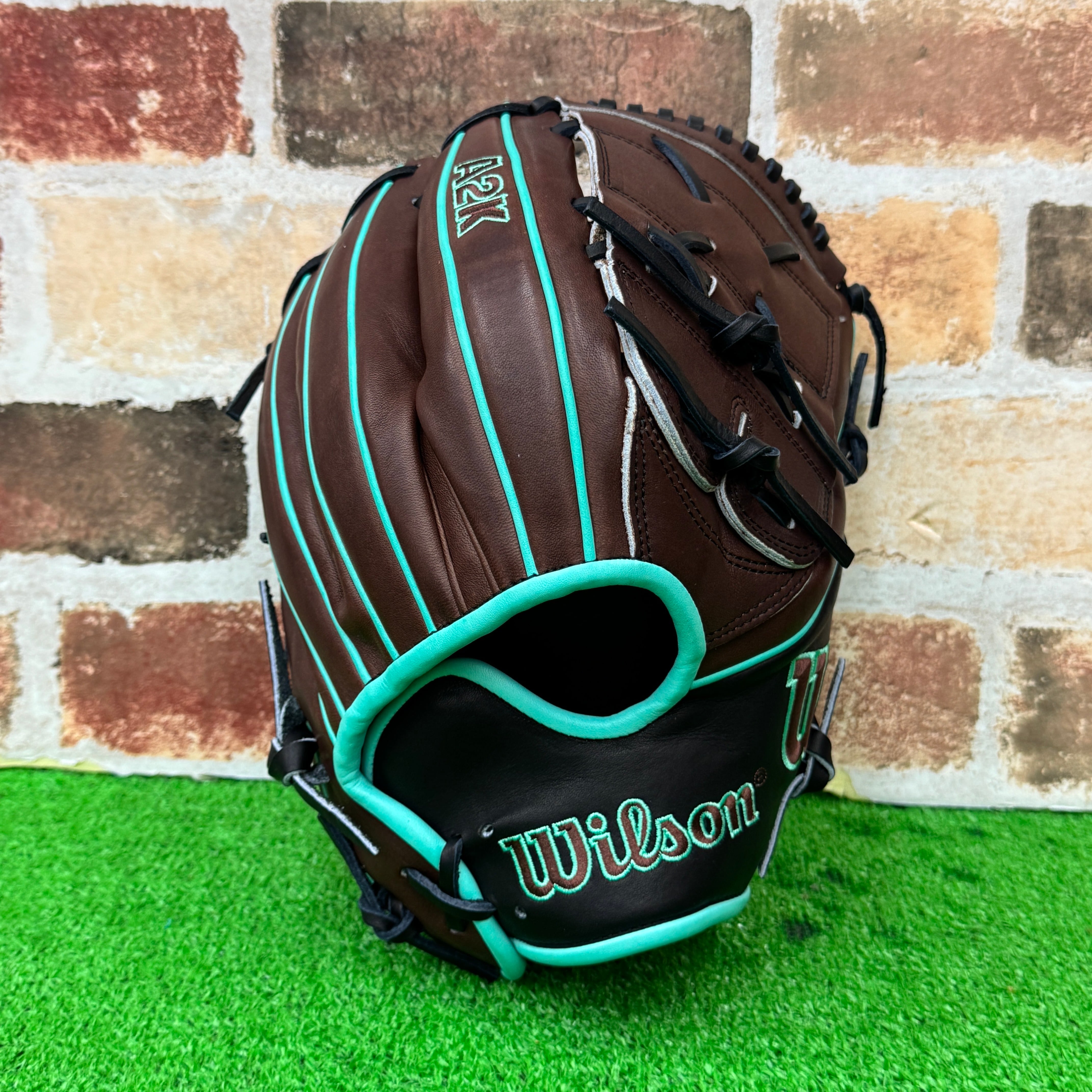 2026限定】 Wilson staff 硬式グラブ 内野手用 1724型 WBG0013904R W