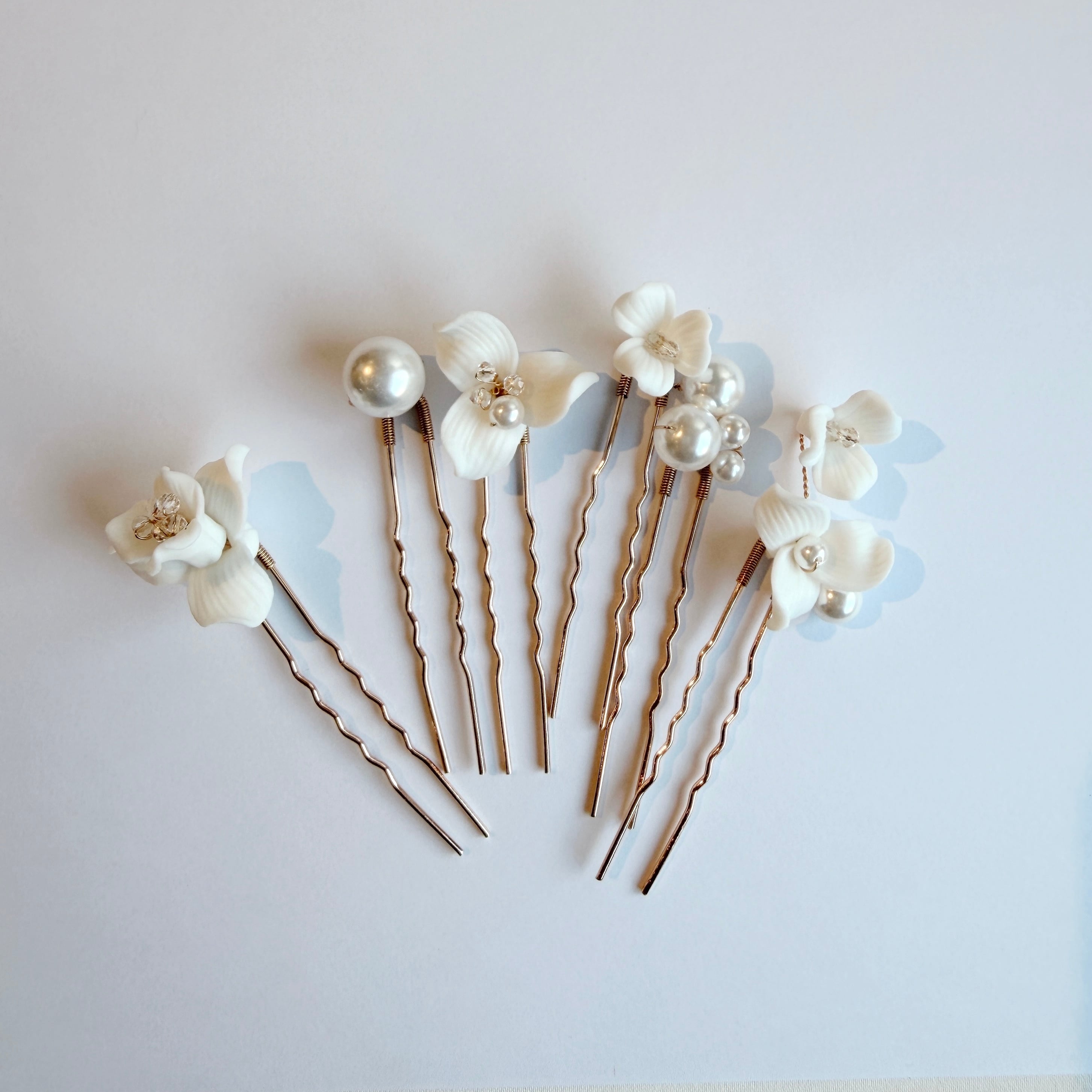 H-154 White Flowerヘアピンセット＜ゴールド＞ | ウェディング