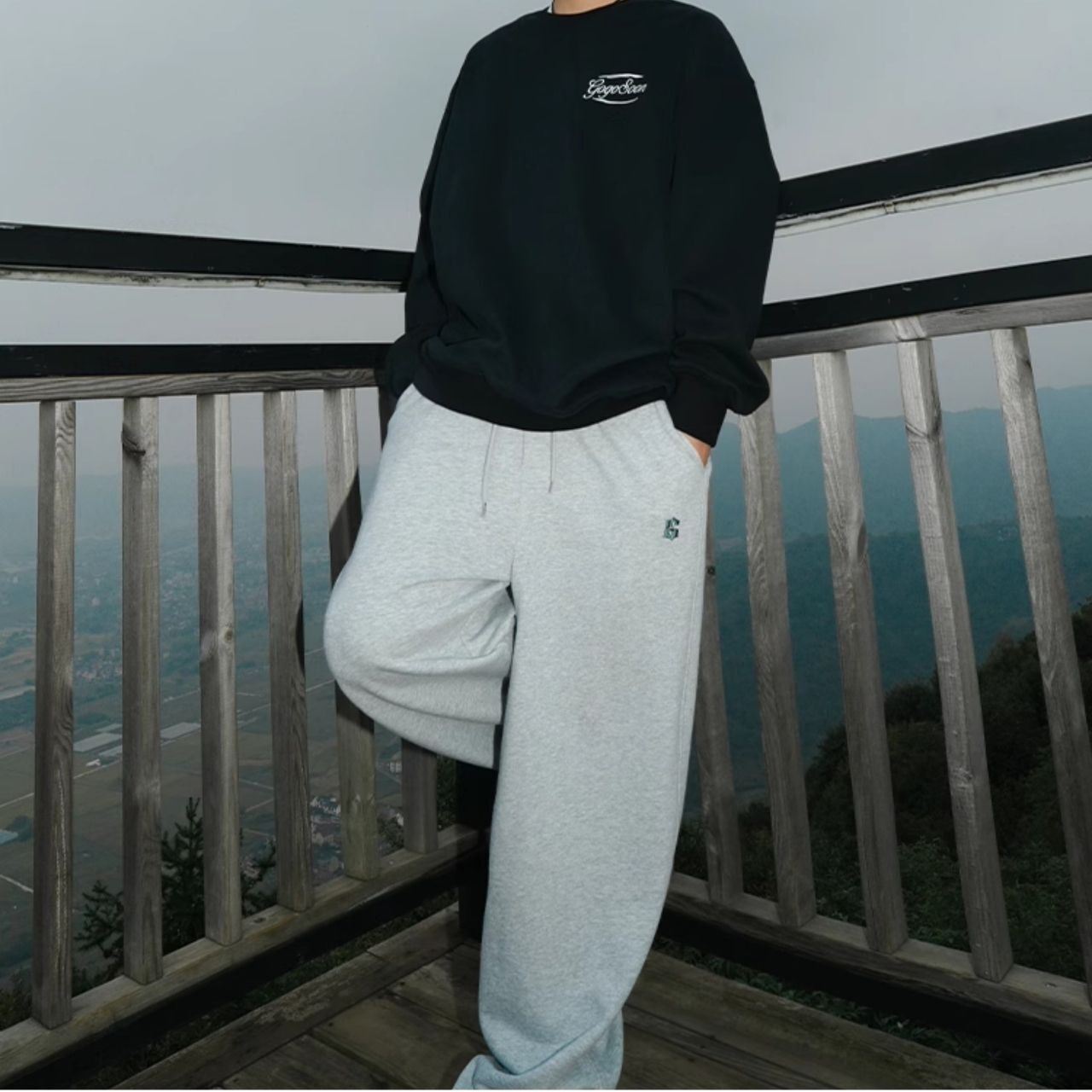 胸ロゴバックプリントスウェット　1048