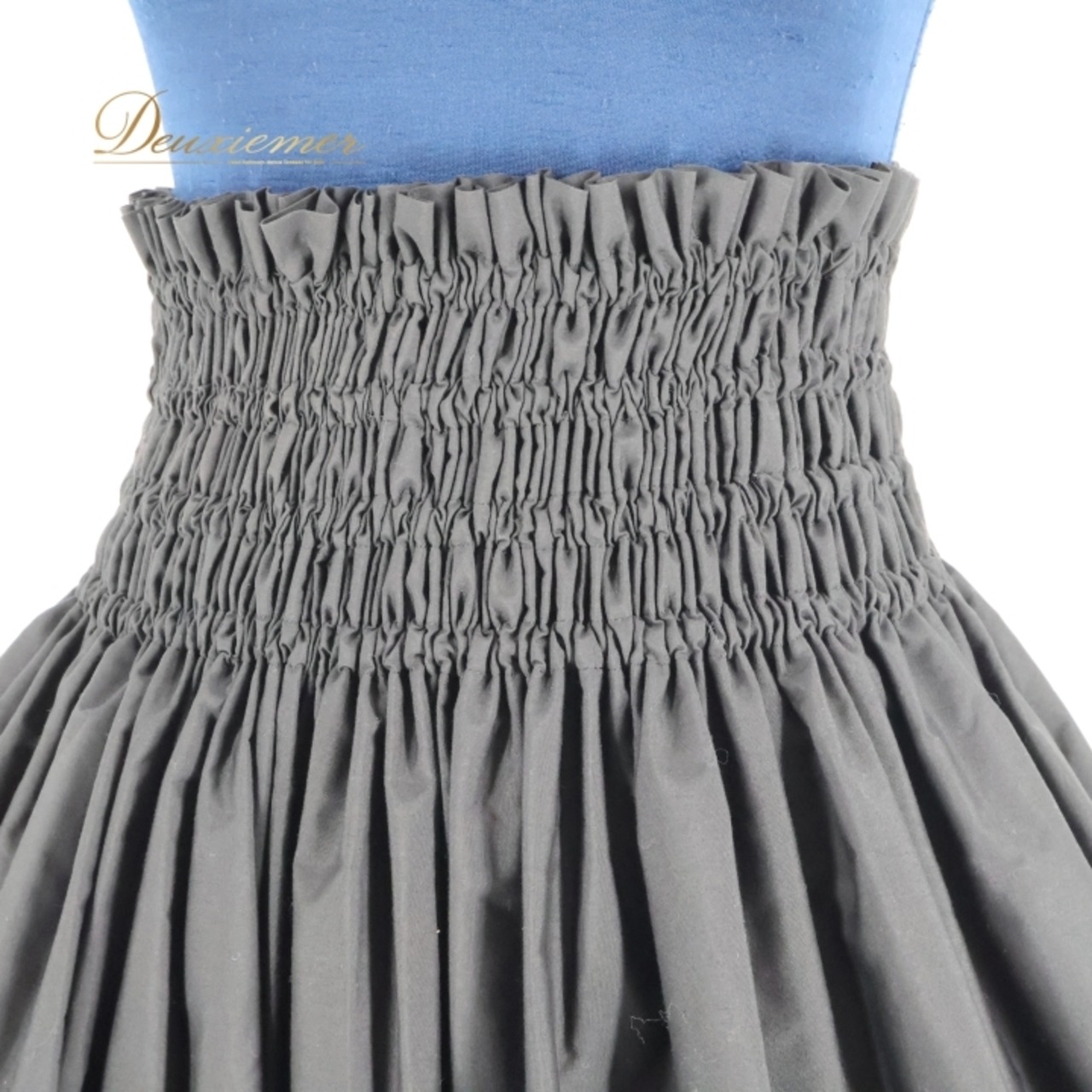 フラダンス 衣装 パウスカート ブラック系 maka hou 日本製 ハイビスカス柄 ハワイアンプリント オールブラック レッスン 練習 アロハ かっこいい 大人っぽい 上品 おしゃれ 高級感 ゴールド系 ラメ 黒 金 ハワイアン フラ ダンス レッスン着 フラダンスレッスン 大人 フラガール おしゃれ衣装 ハワイアンファッション ゴールドプリント